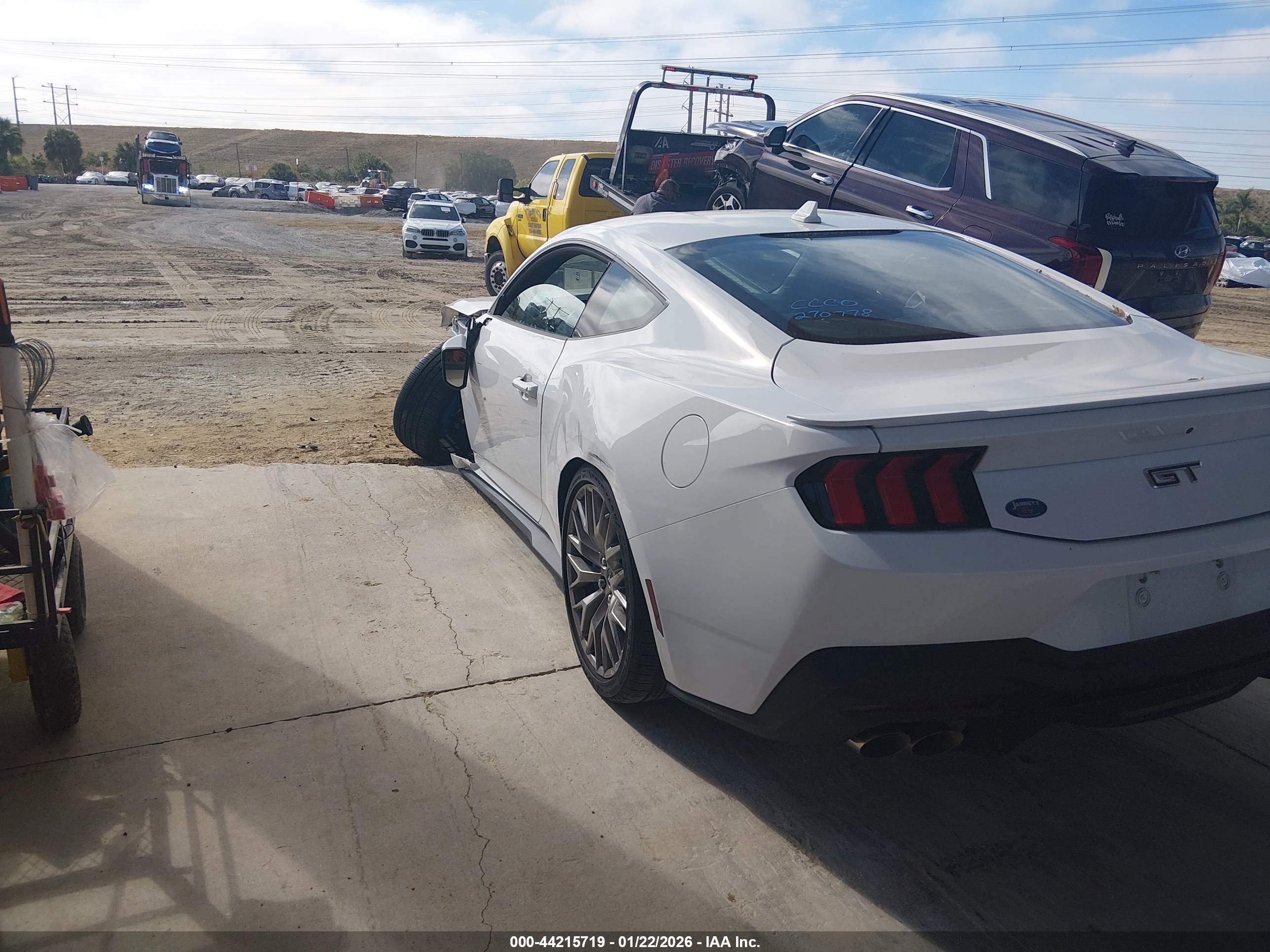 FORD MUSTANG image 3