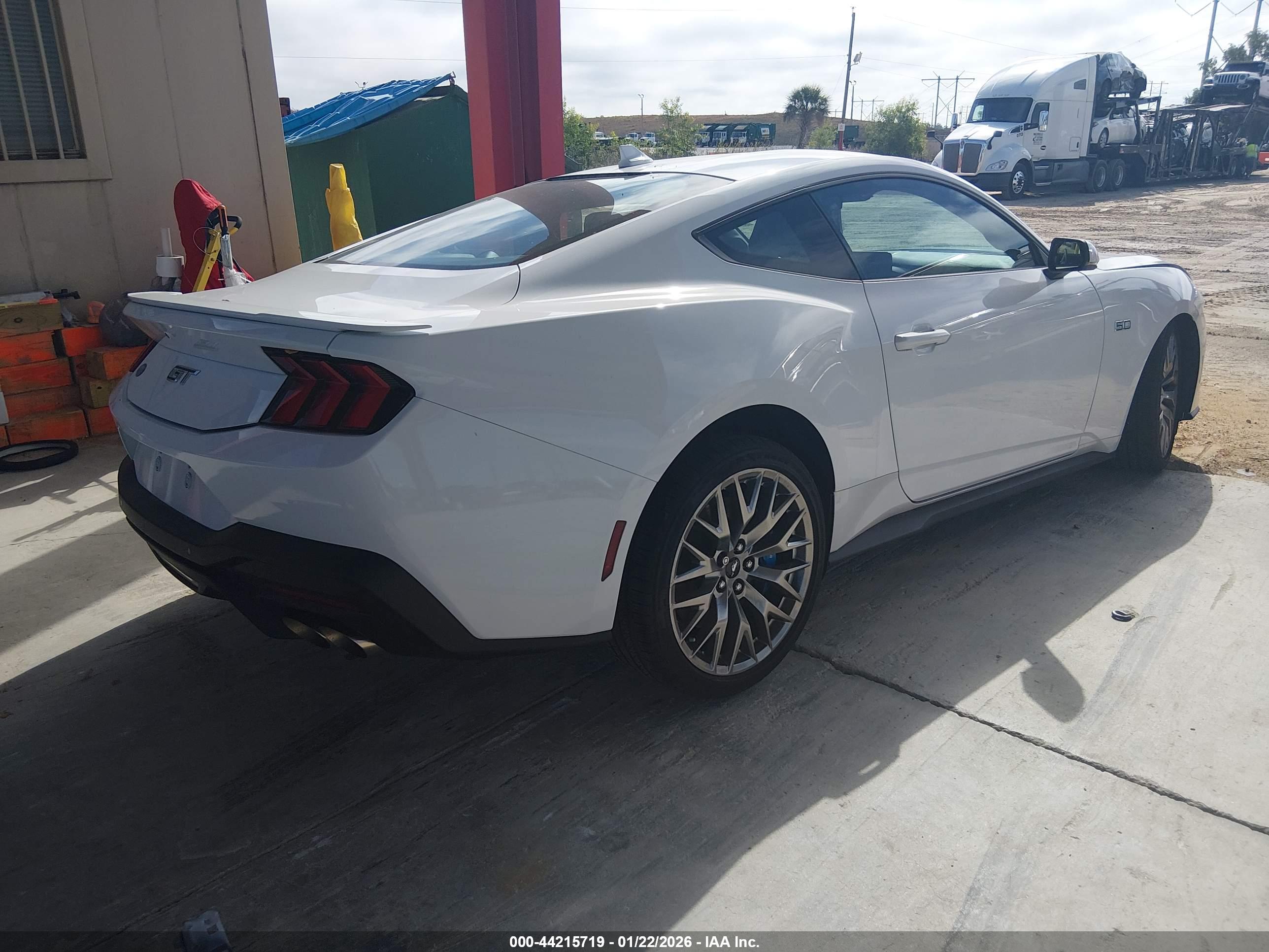 FORD MUSTANG image 4