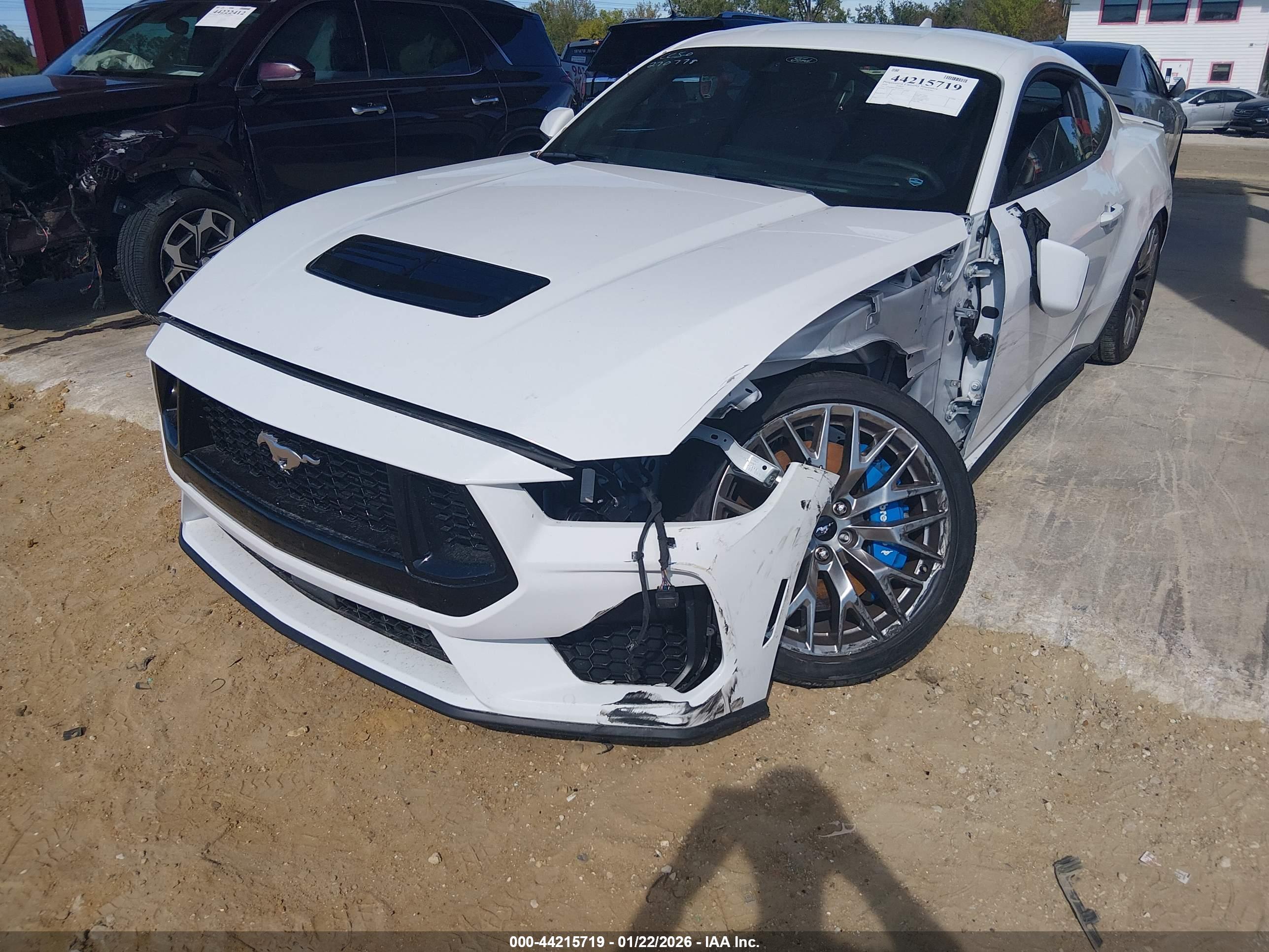 FORD MUSTANG image 6