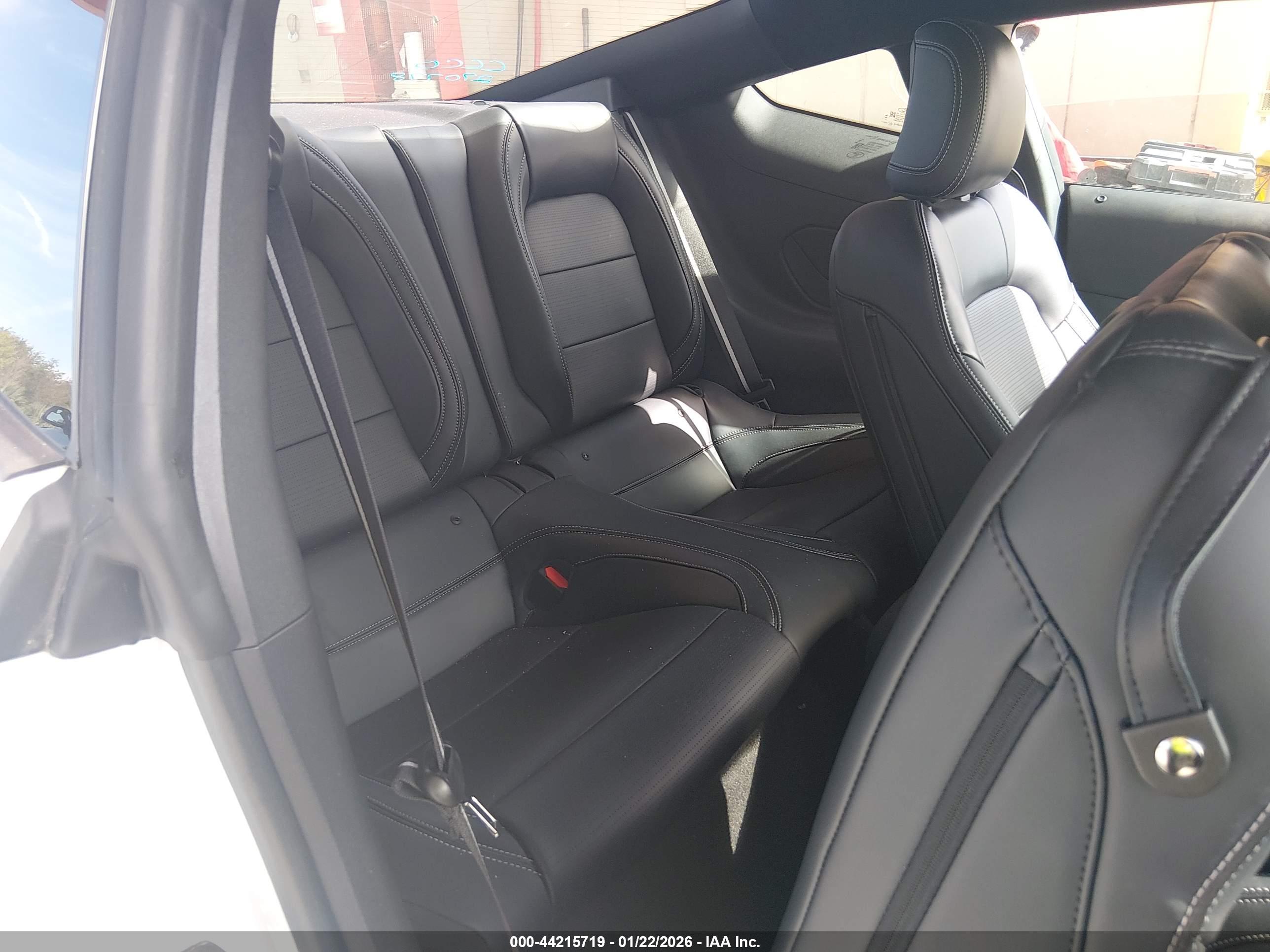 FORD MUSTANG image 8