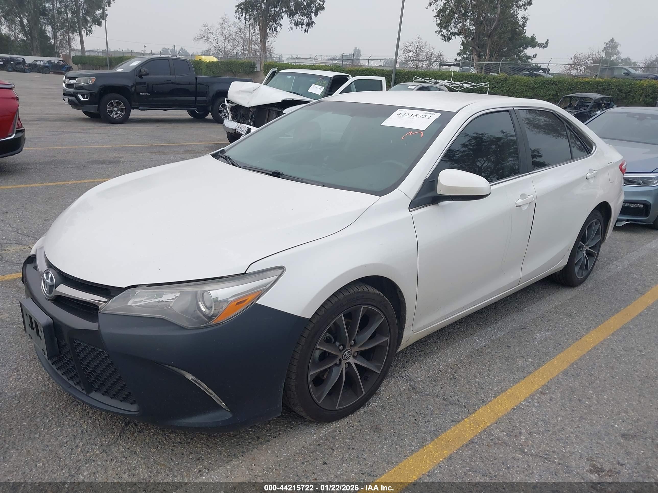 TOYOTA CAMRY image 2