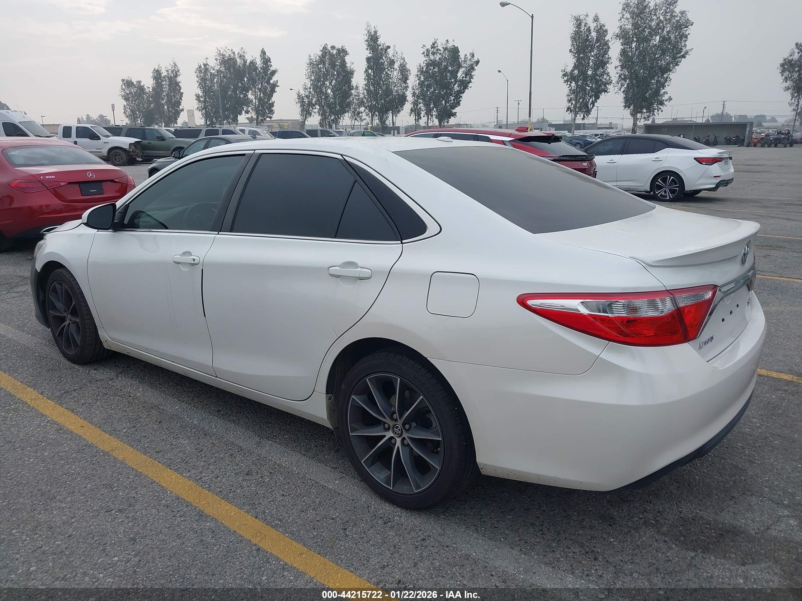 TOYOTA CAMRY image 3