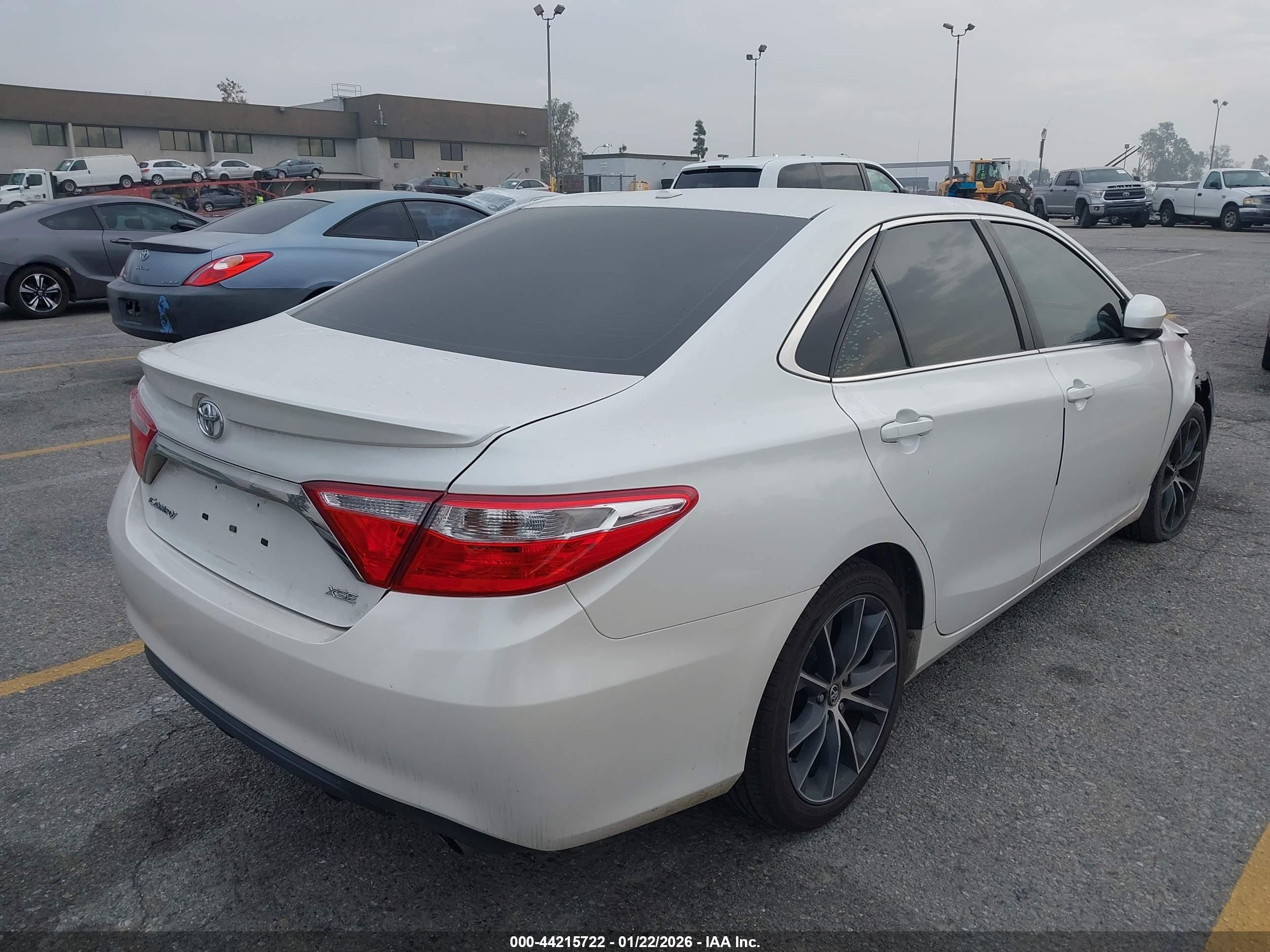 TOYOTA CAMRY image 4