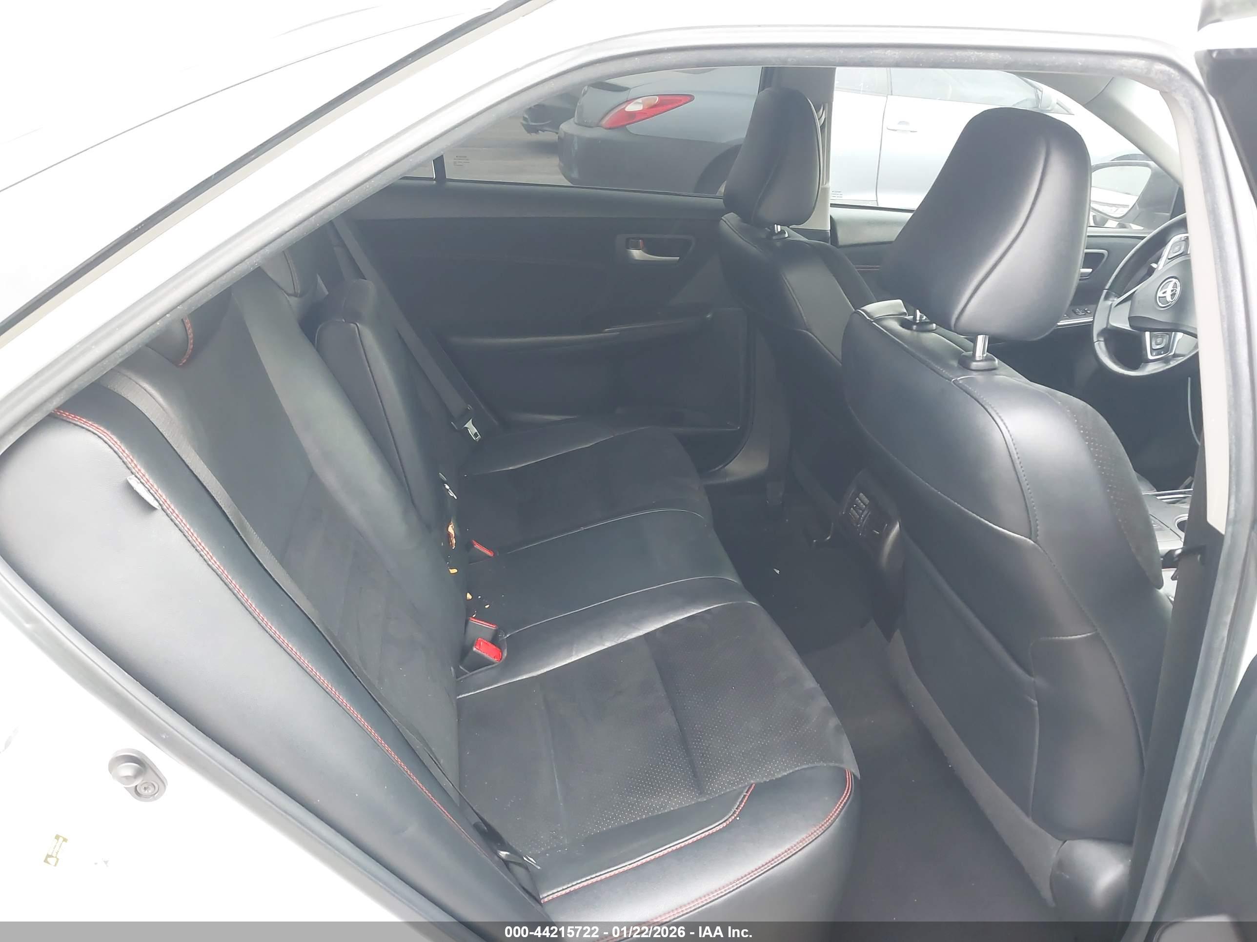 TOYOTA CAMRY image 8