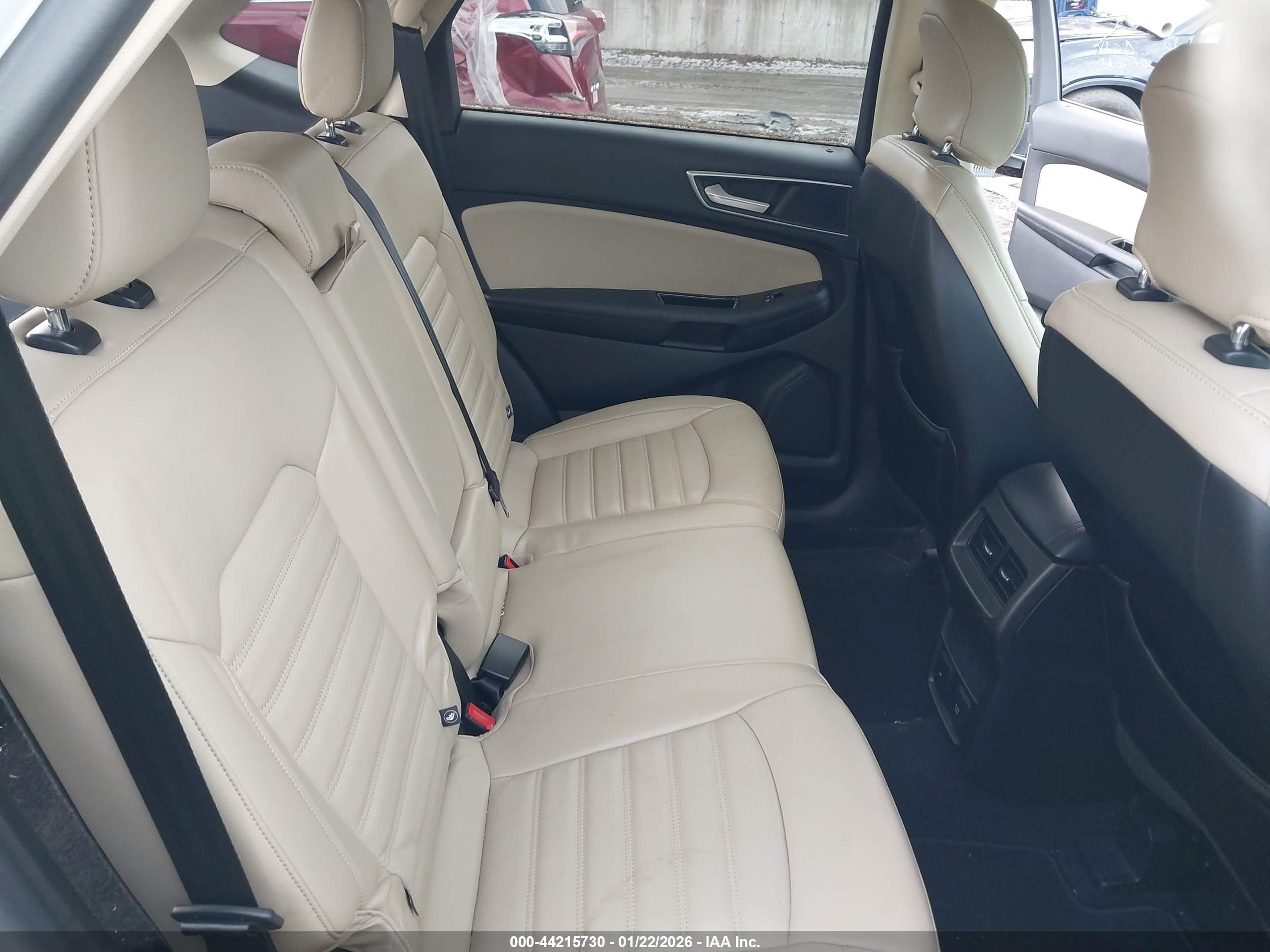 FORD EDGE image 8
