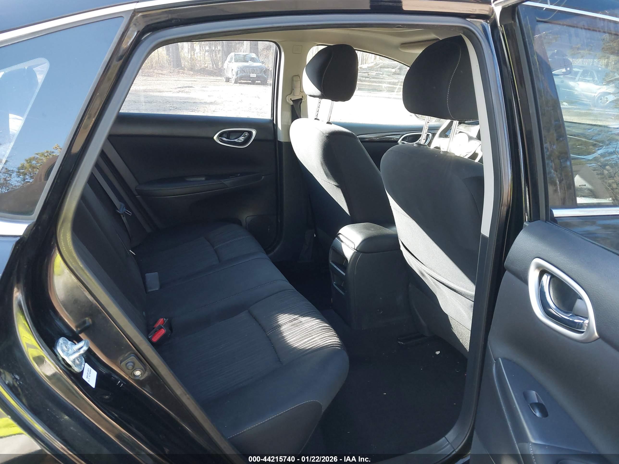 NISSAN SENTRA image 8