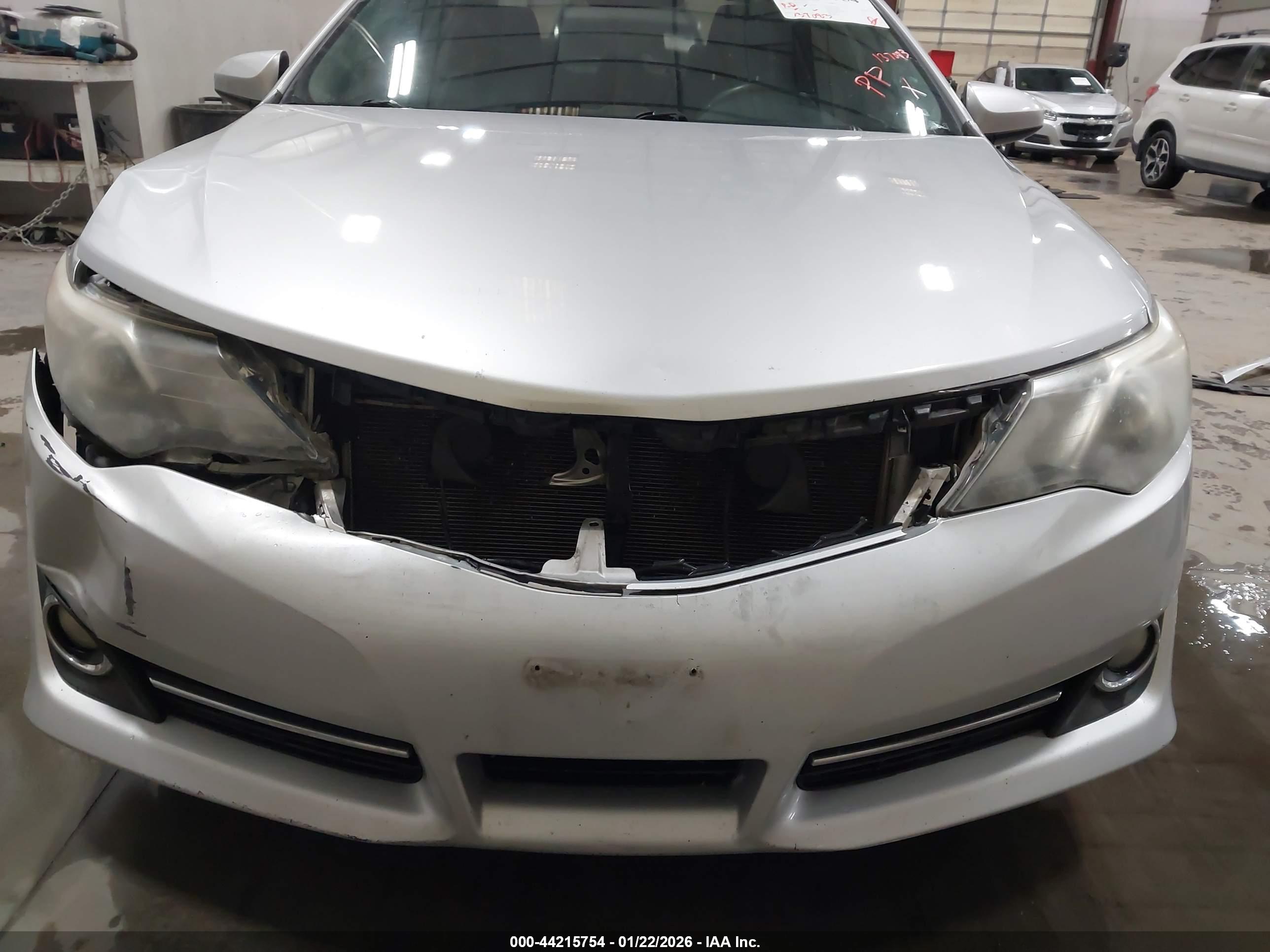 TOYOTA CAMRY image 6