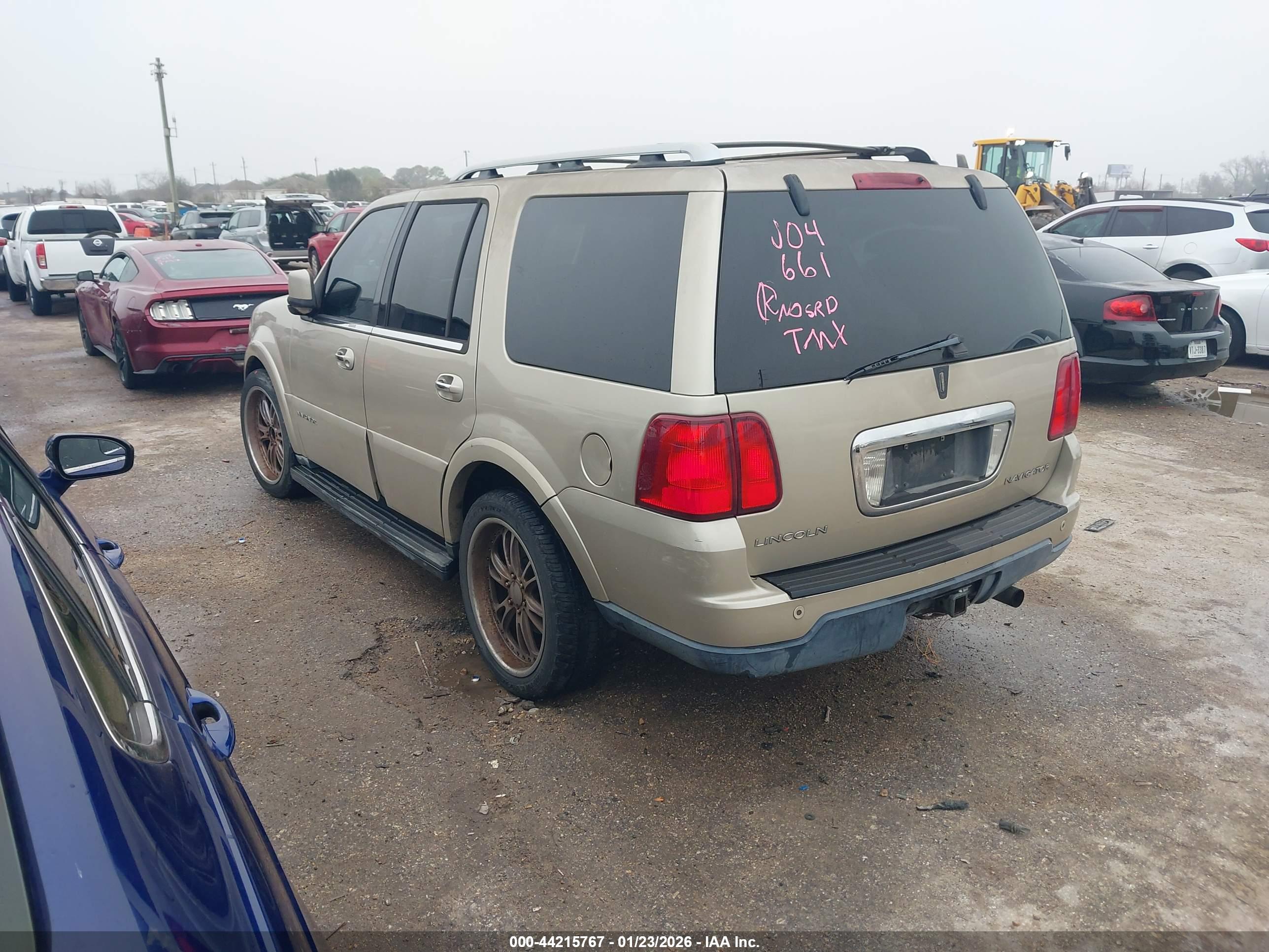 LINCOLN NAVIGATOR image 3