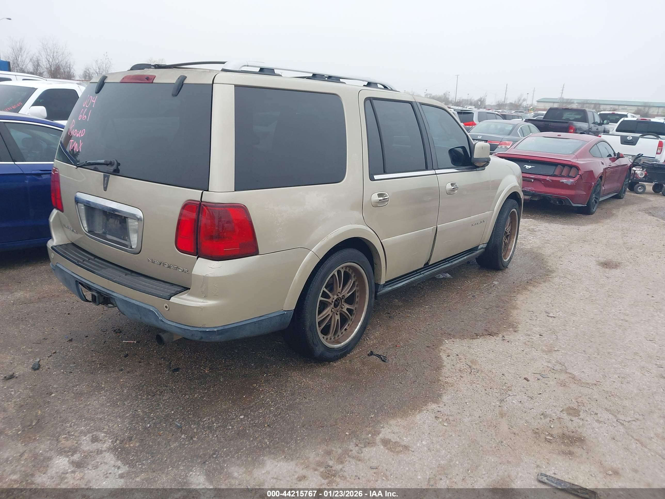 LINCOLN NAVIGATOR image 4