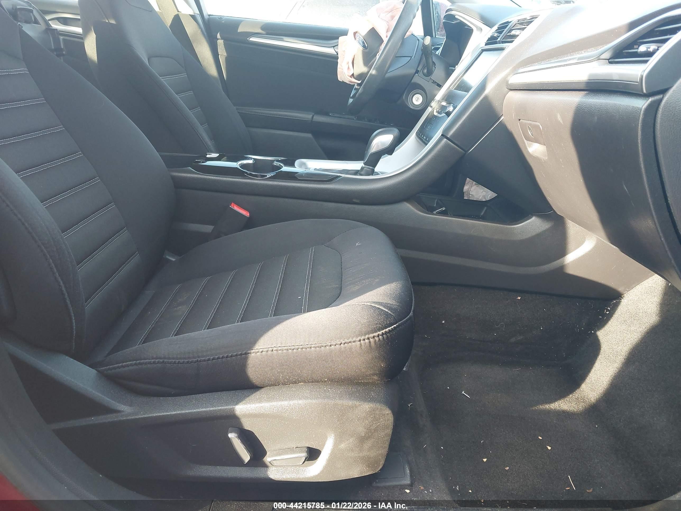 FORD FUSION image 5