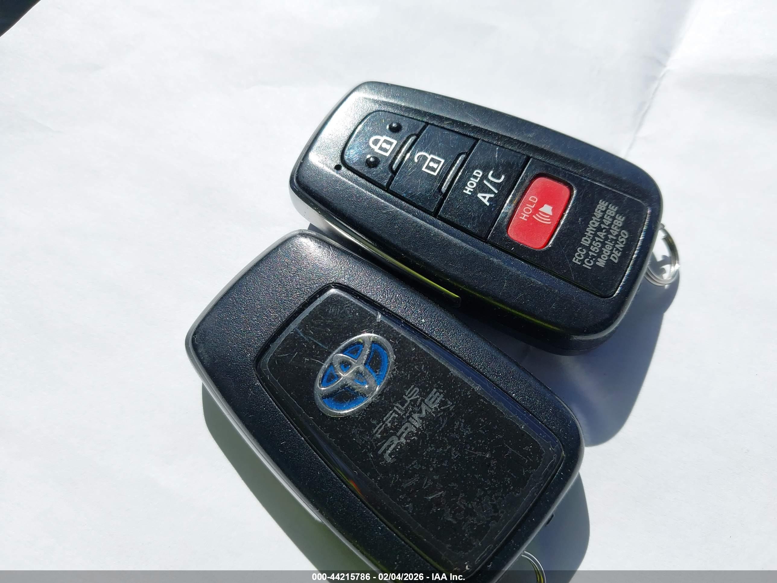 TOYOTA PRIUS image 11