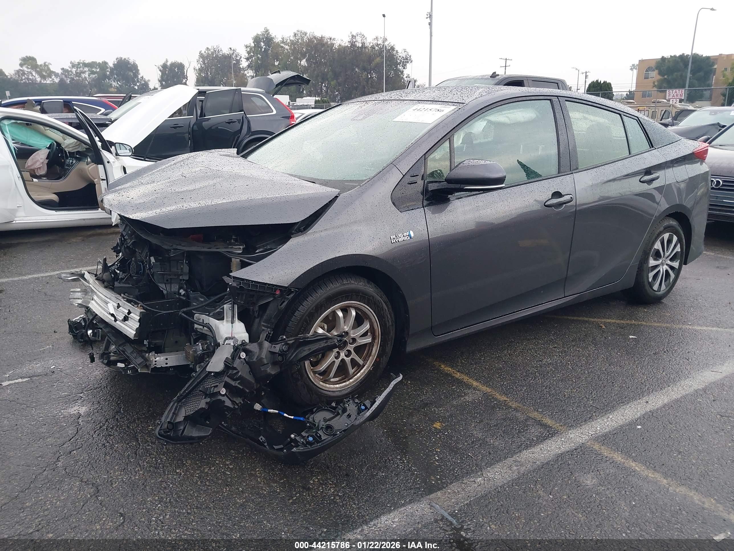 TOYOTA PRIUS image 2
