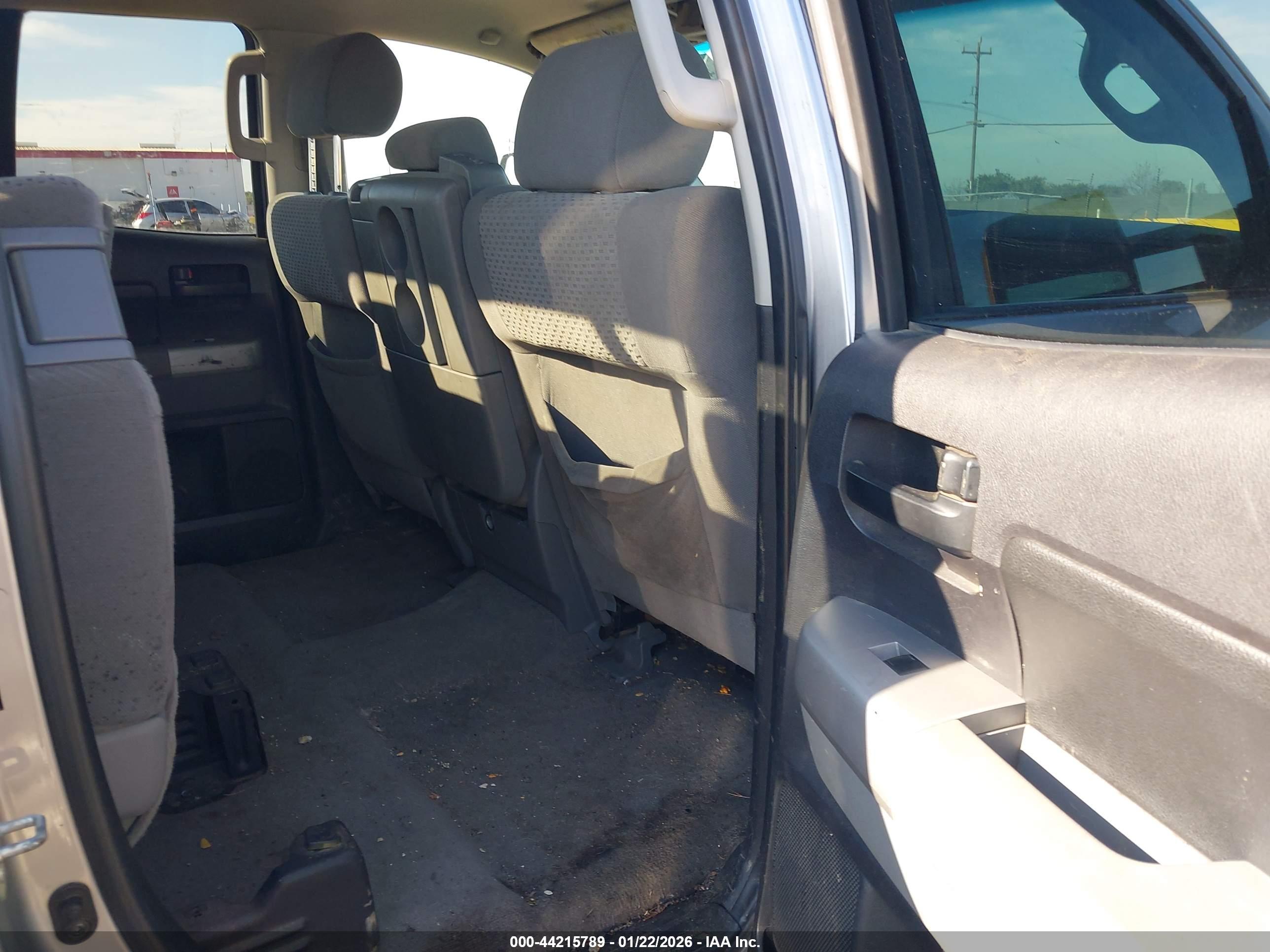 TOYOTA TUNDRA image 8