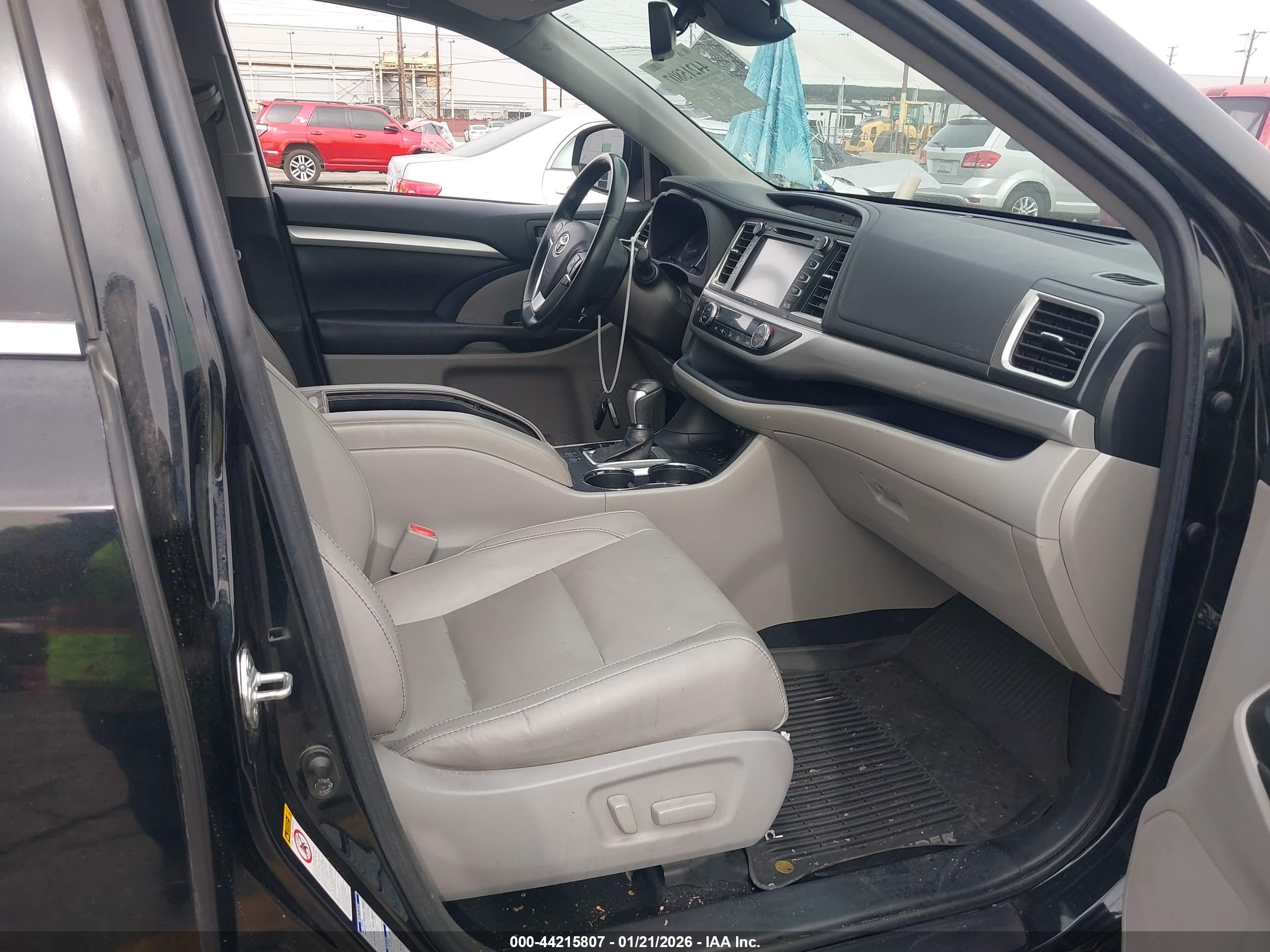 TOYOTA HIGHLANDER image 5