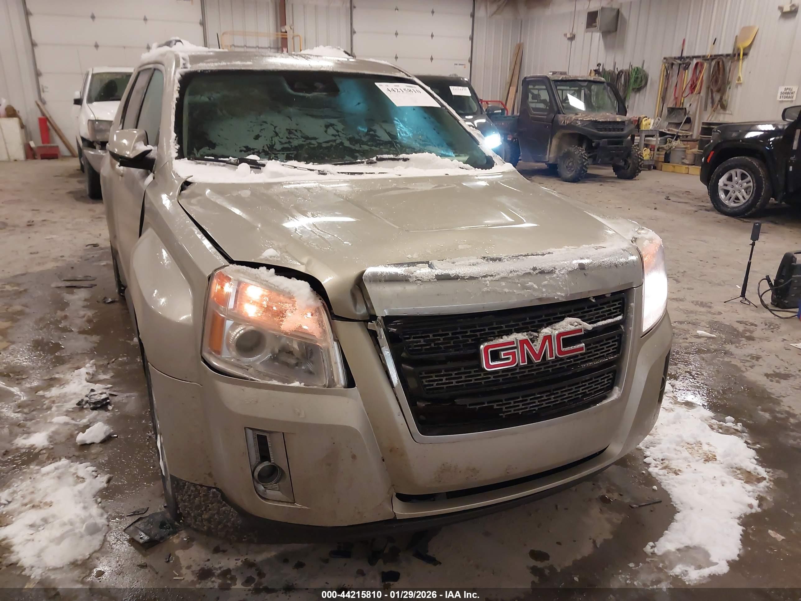 GMC TERRAIN image 6