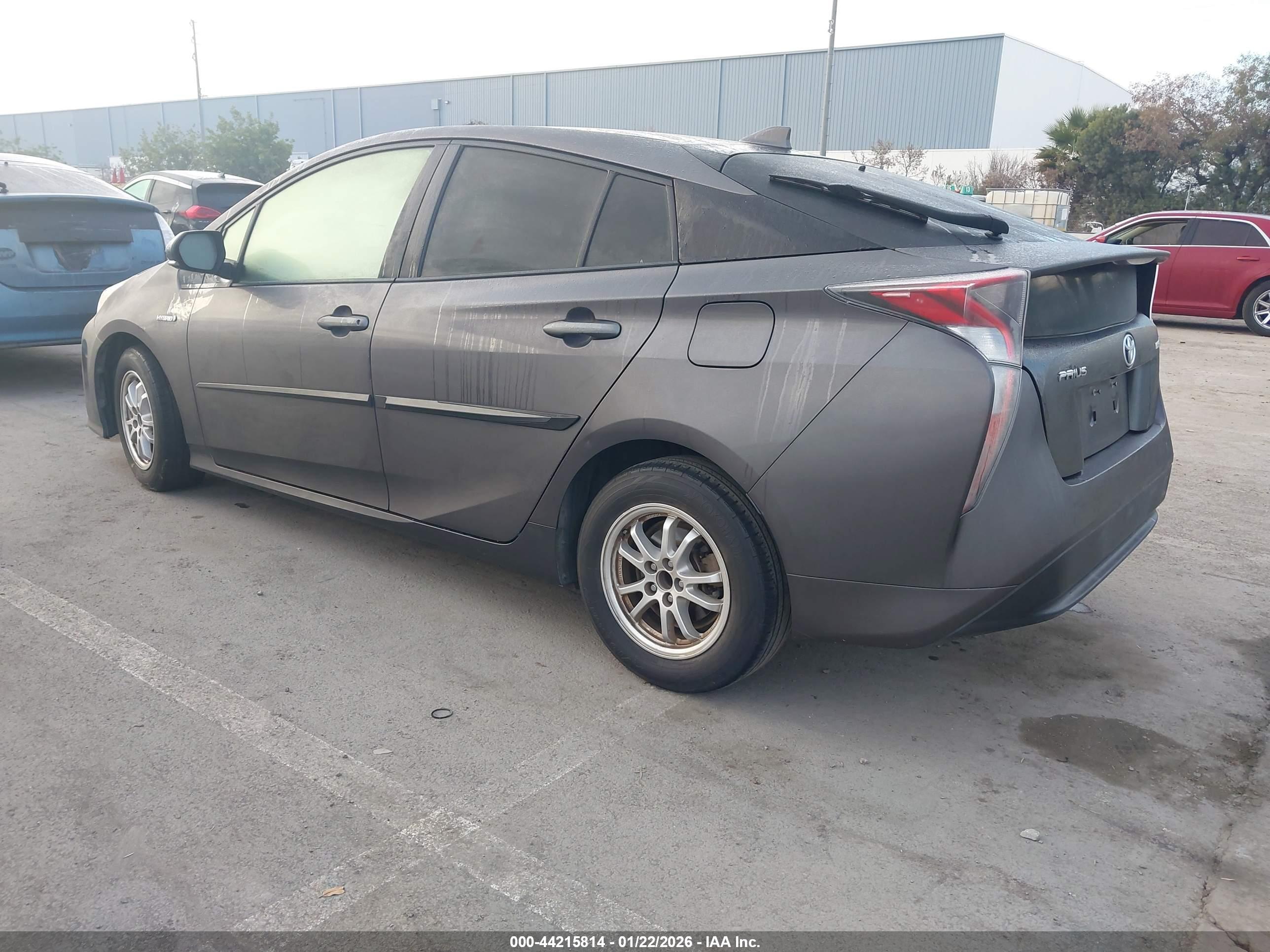 TOYOTA PRIUS image 3