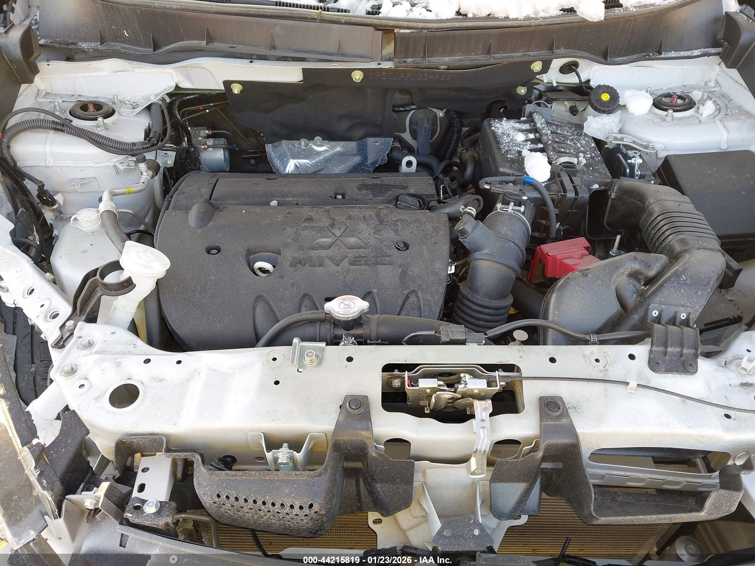 MITSUBISHI OUTLANDER image 10