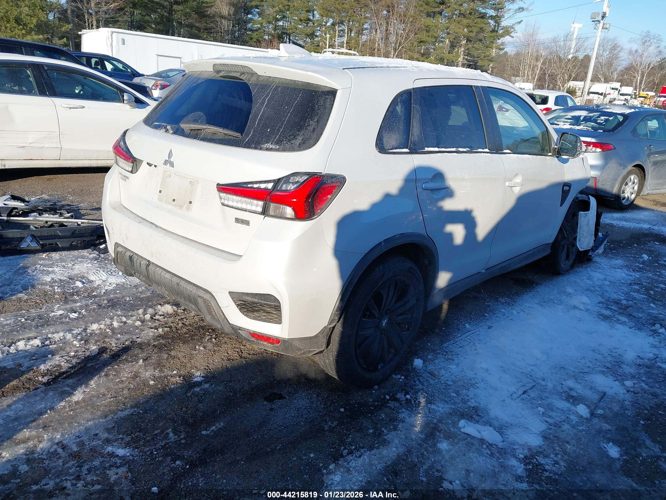 MITSUBISHI OUTLANDER image 4