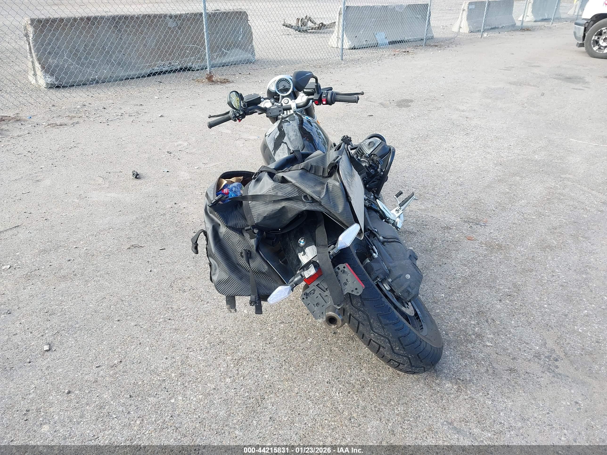 BMW R image 6
