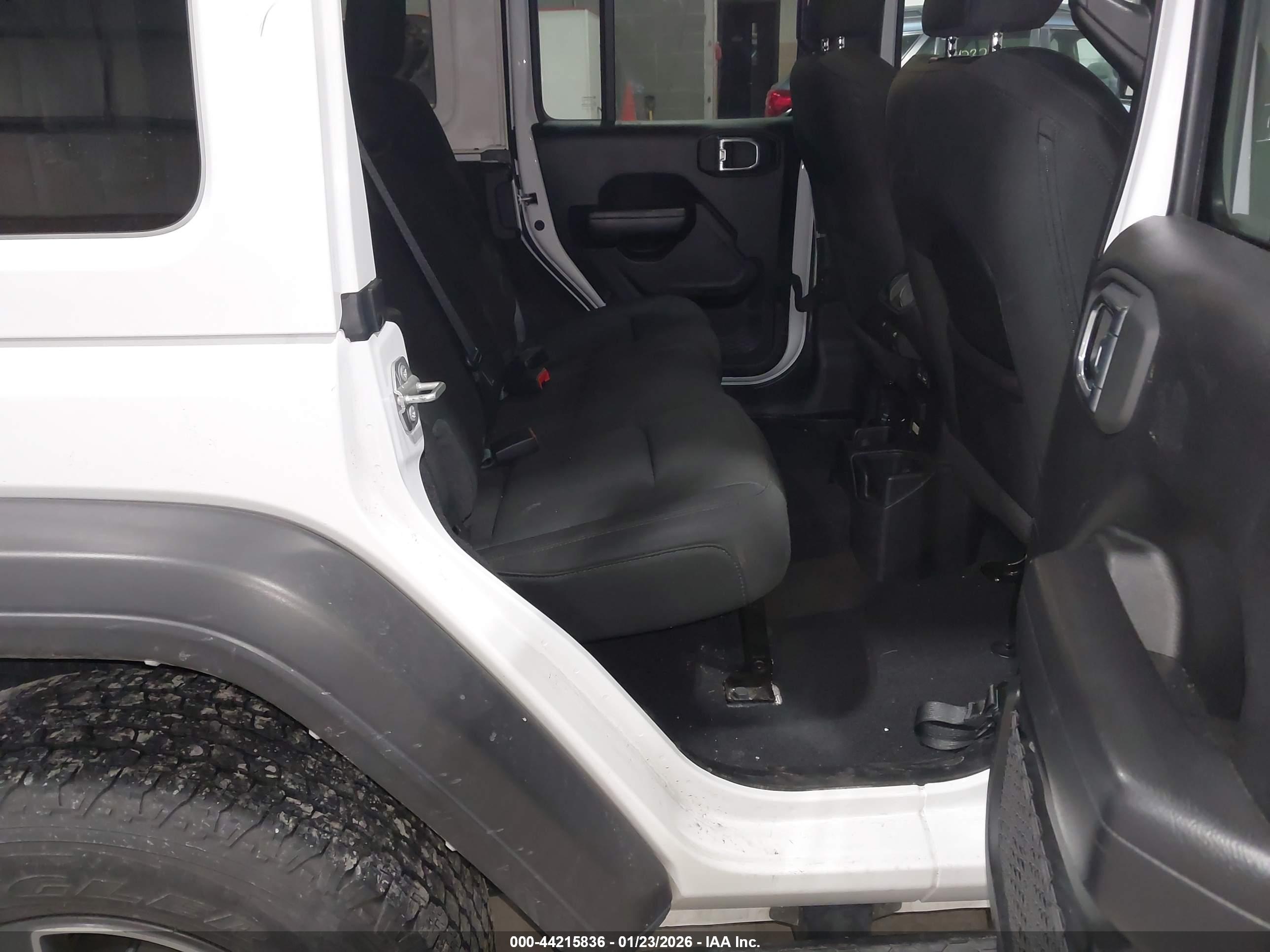 JEEP WRANGLER image 8