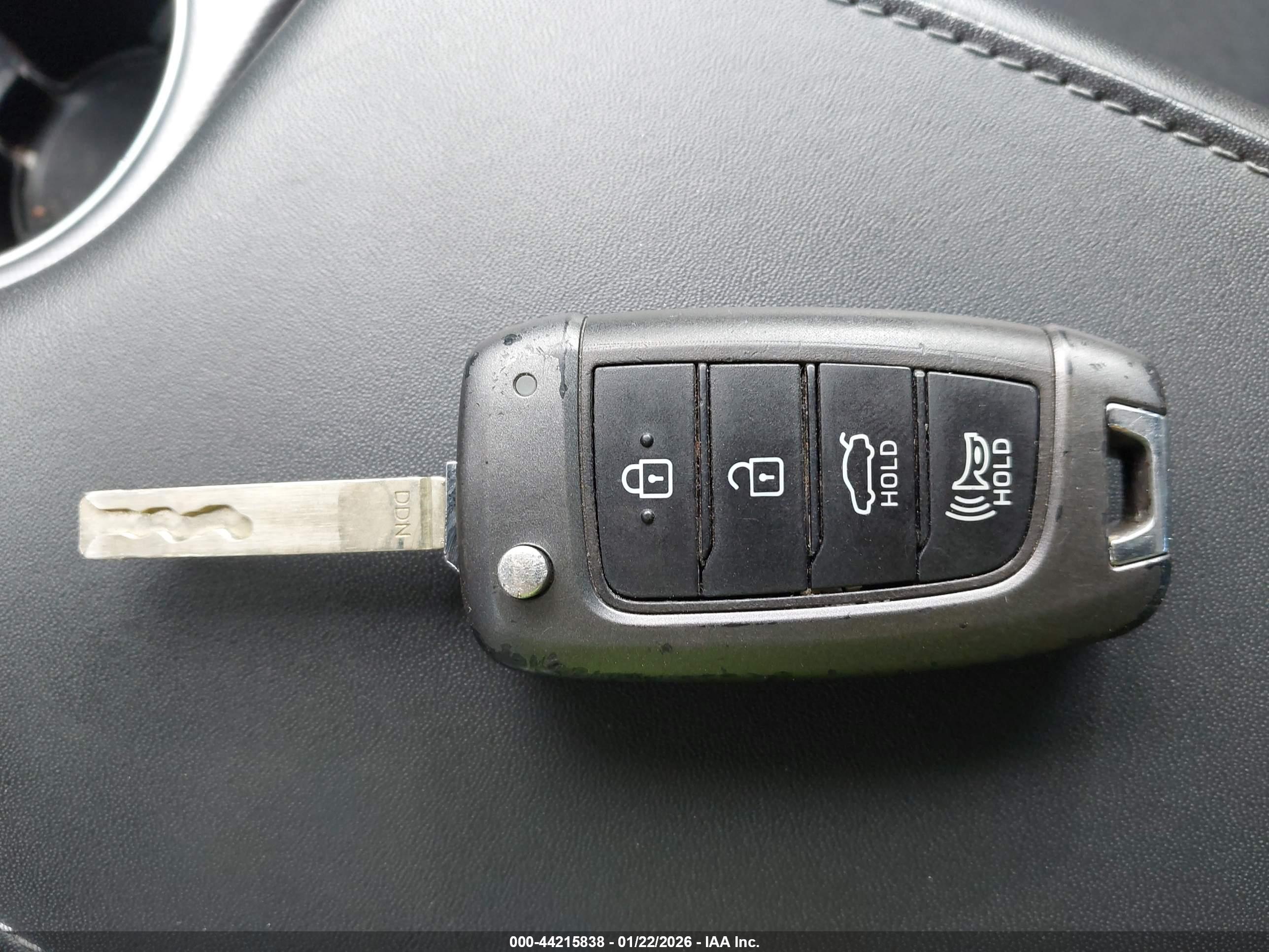 HYUNDAI SONATA image 11