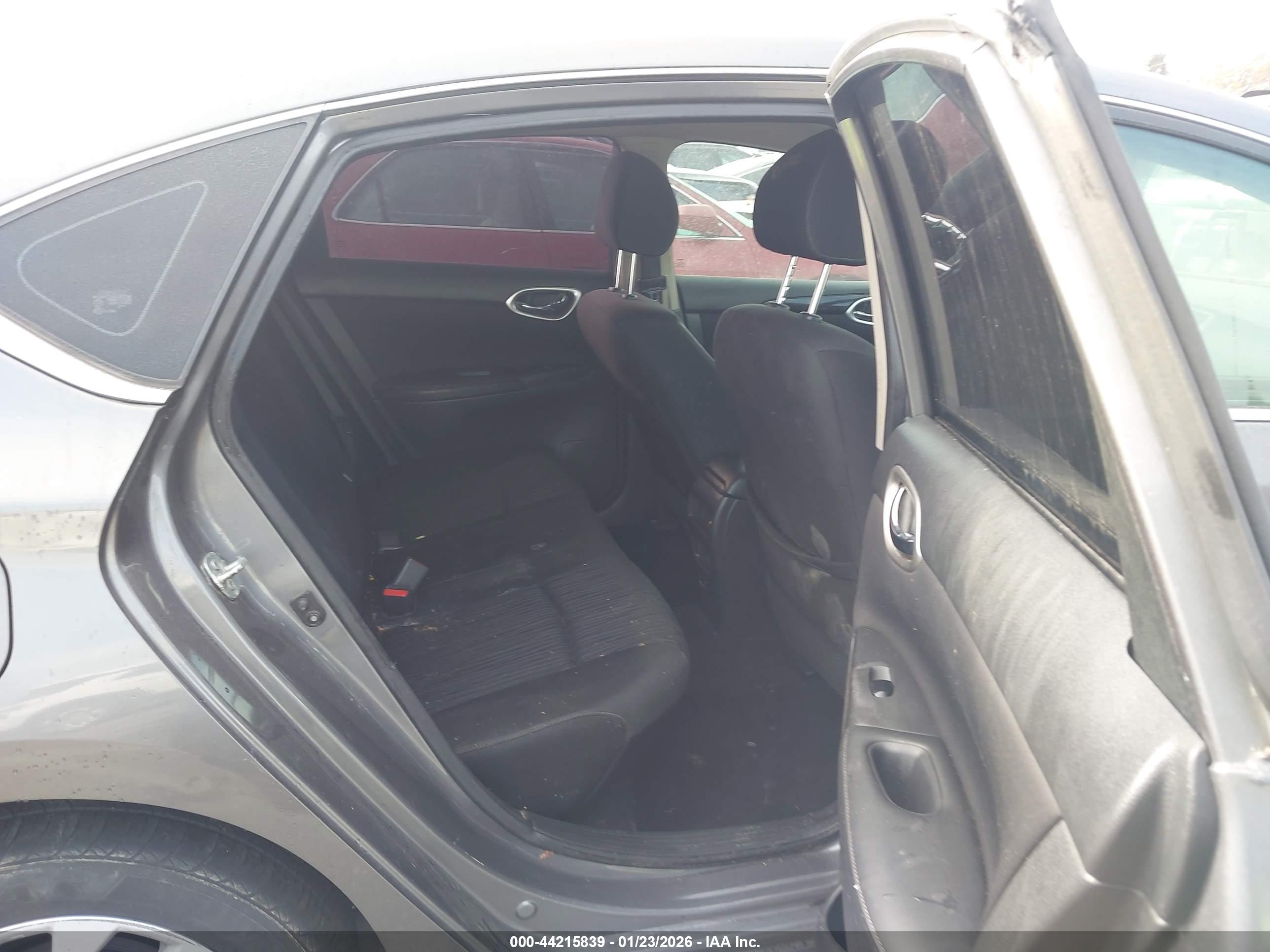 NISSAN SENTRA image 8