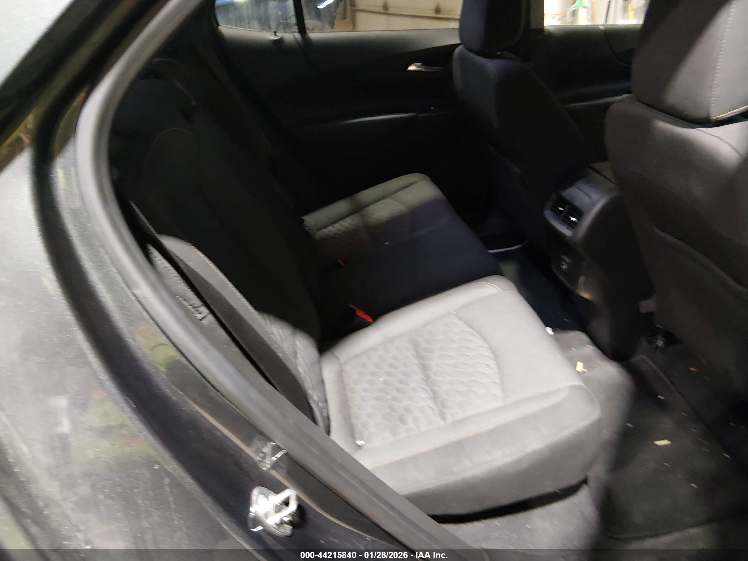 CHEVROLET EQUINOX image 8