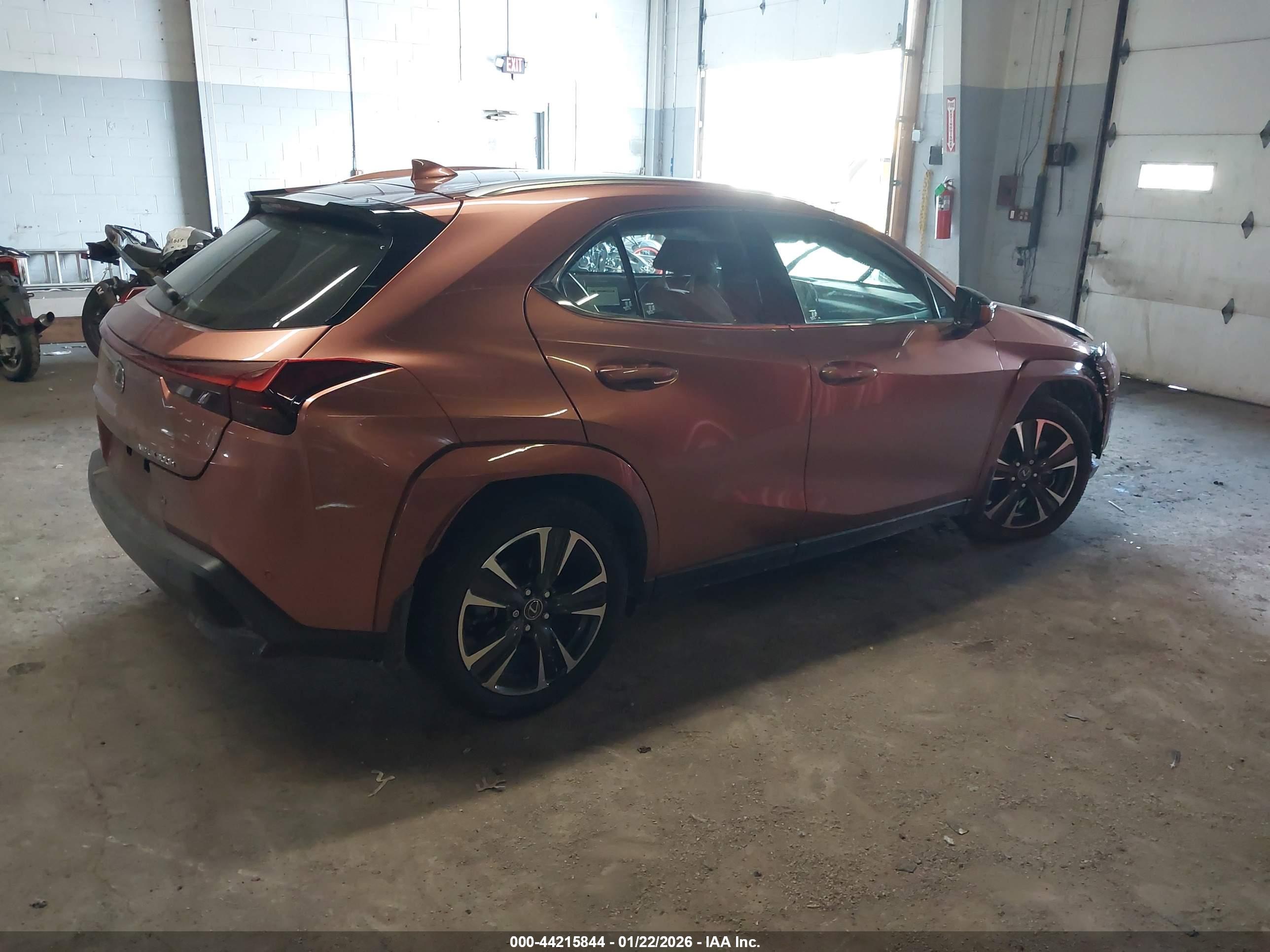 LEXUS UX image 4