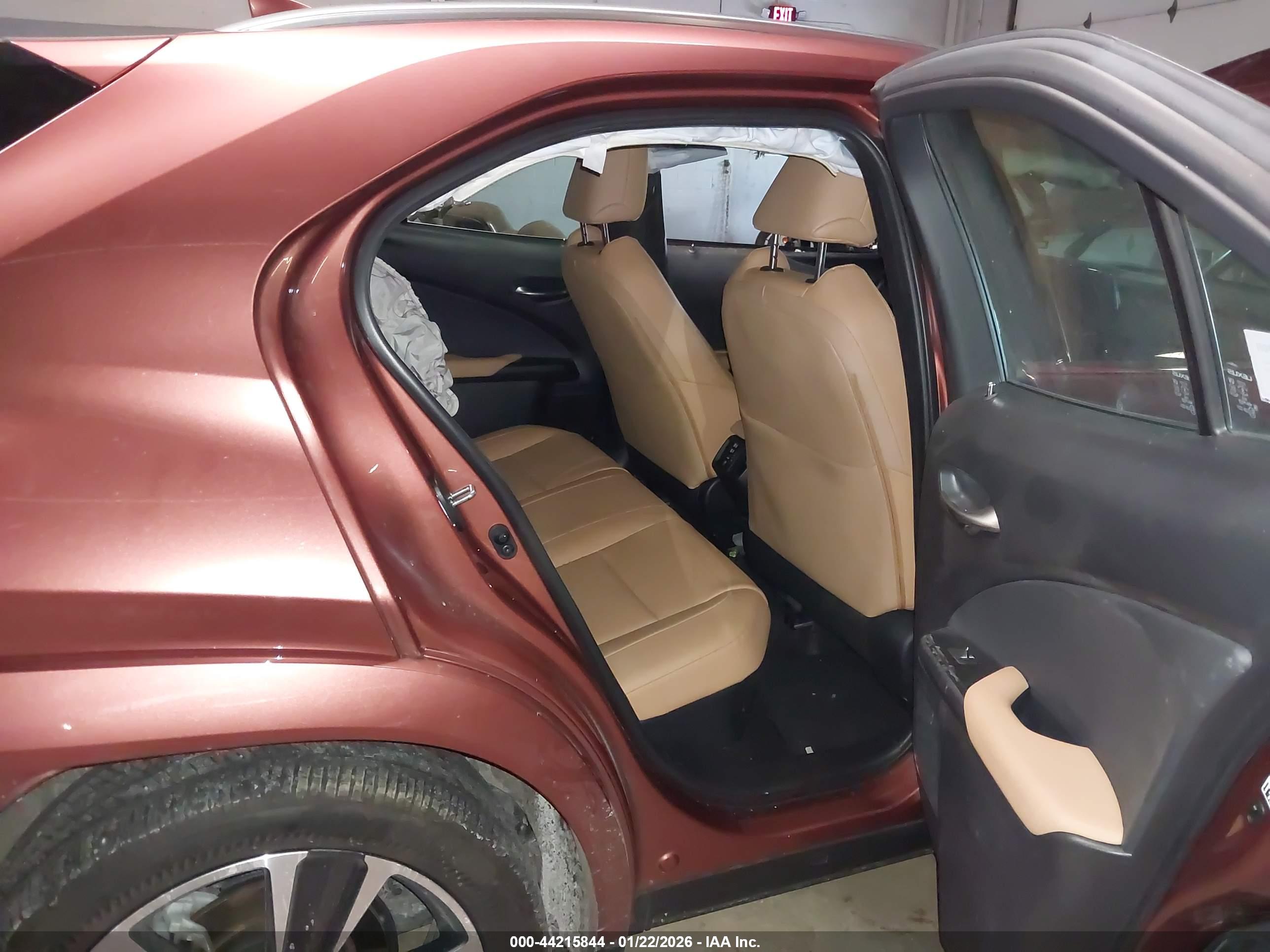 LEXUS UX image 8