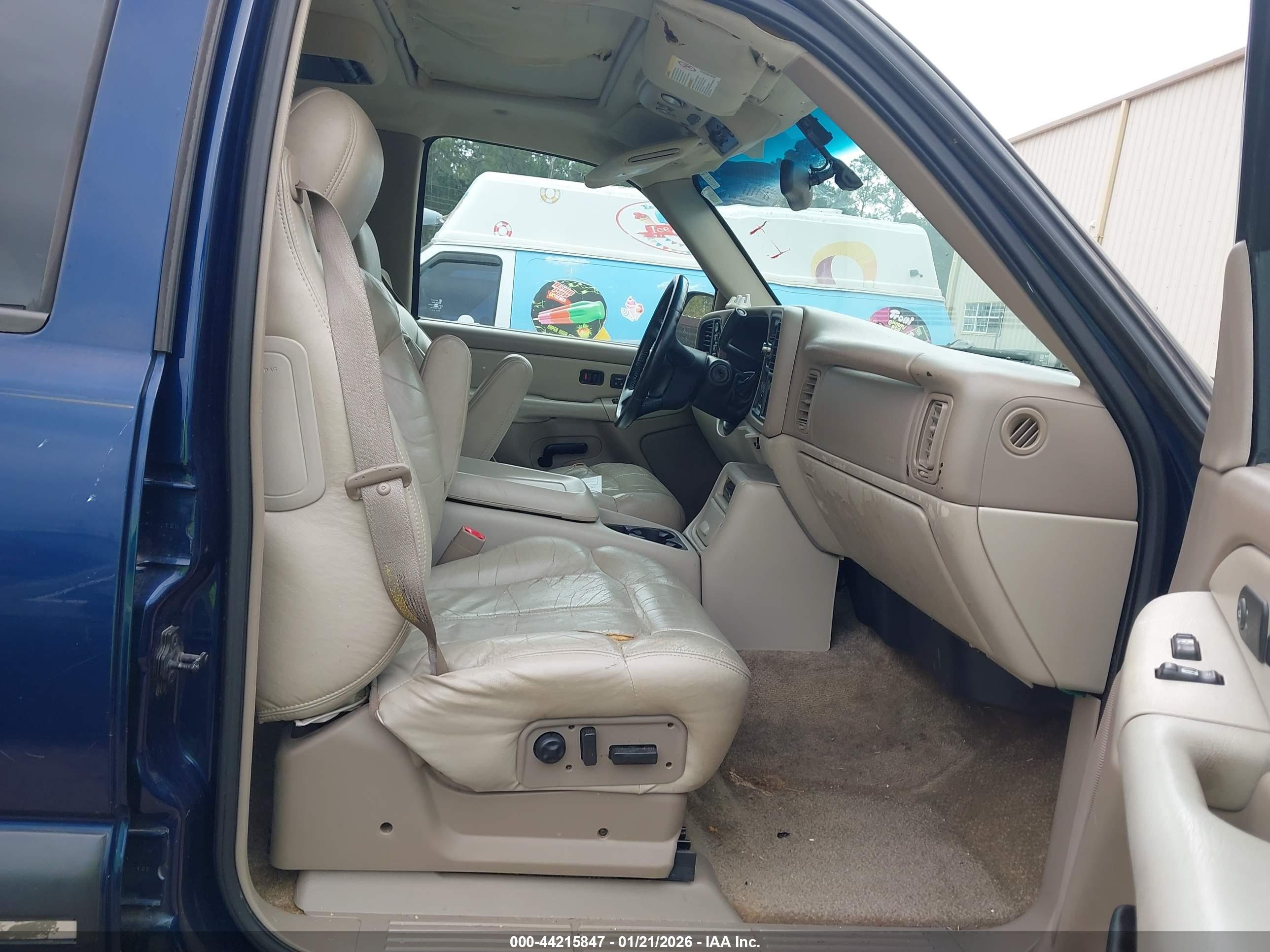 CHEVROLET TAHOE image 5