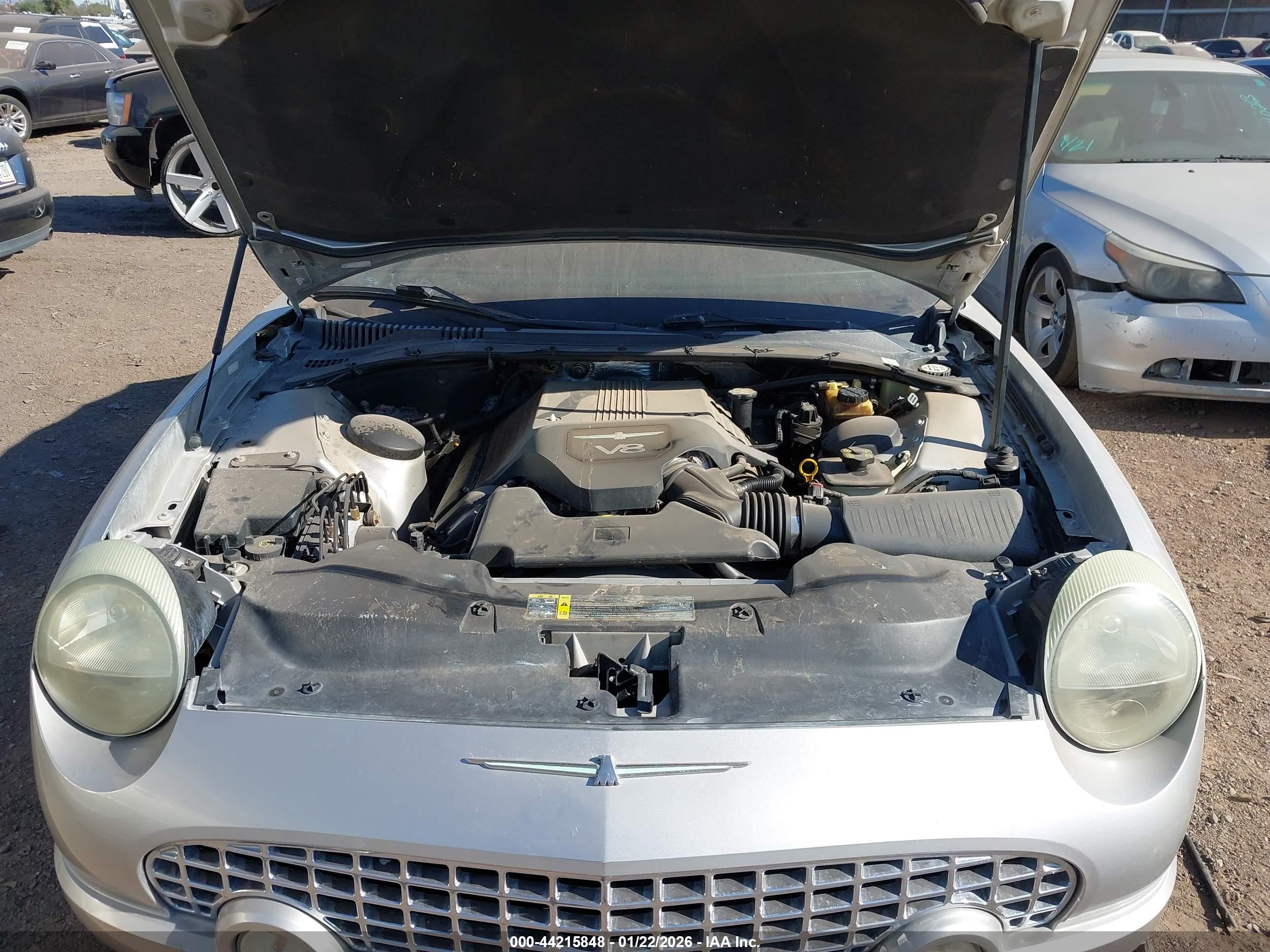 FORD THUNDERBIRD image 10