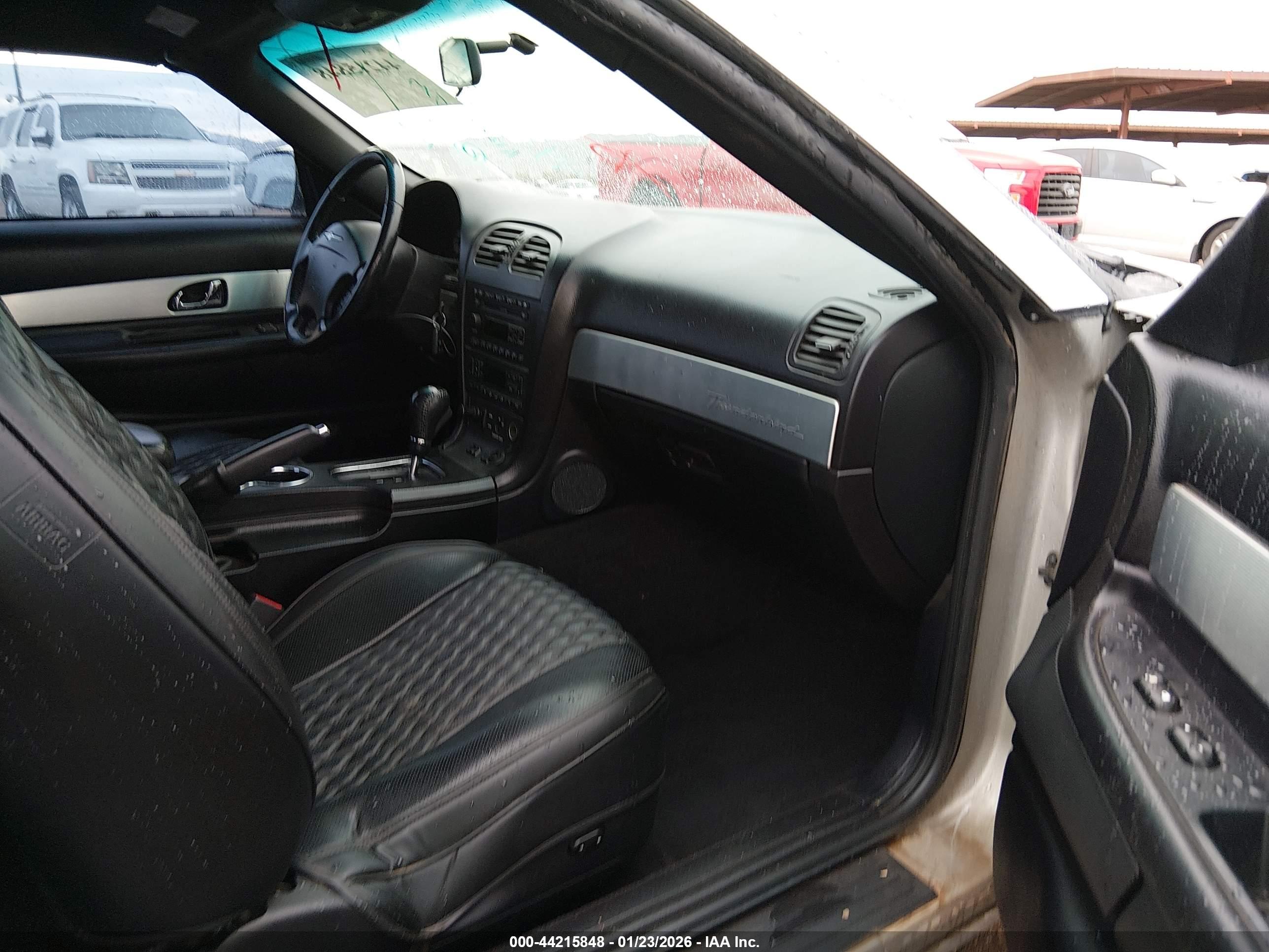 FORD THUNDERBIRD image 5