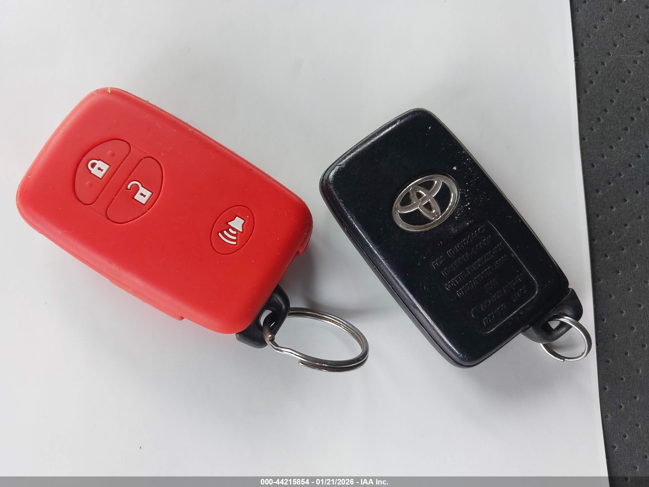 TOYOTA PRIUS image 11