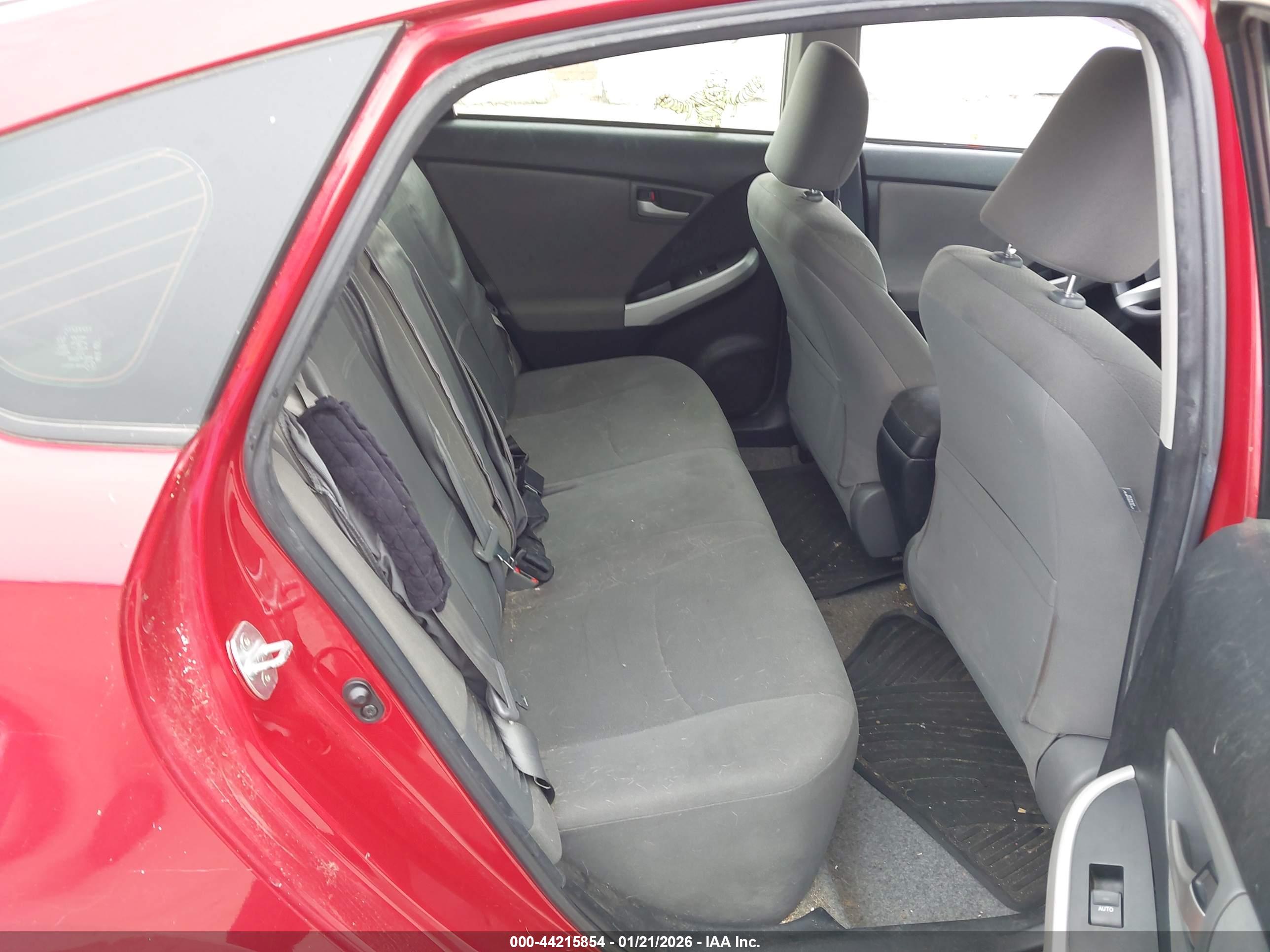 TOYOTA PRIUS image 8