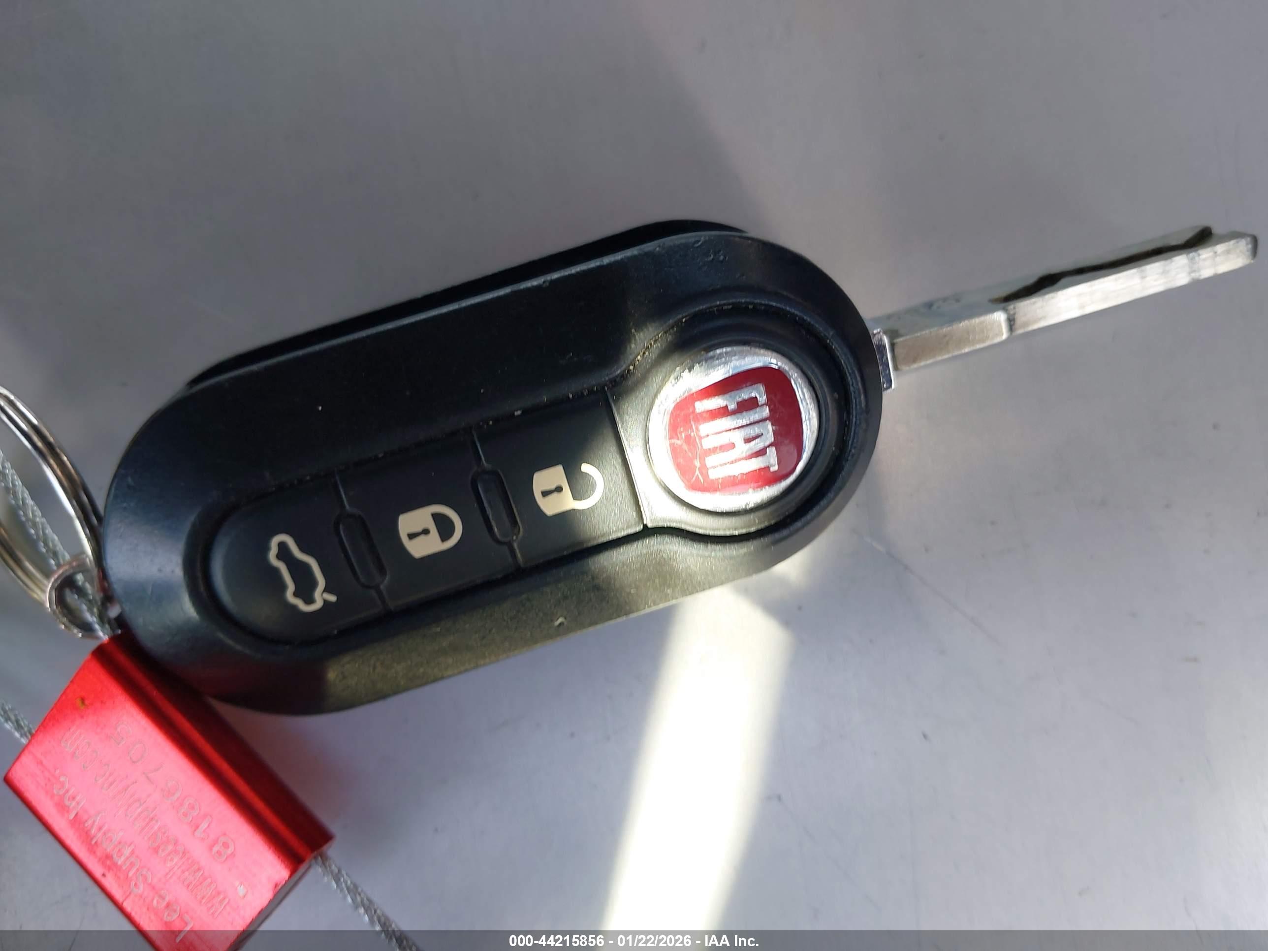FIAT 500E image 11