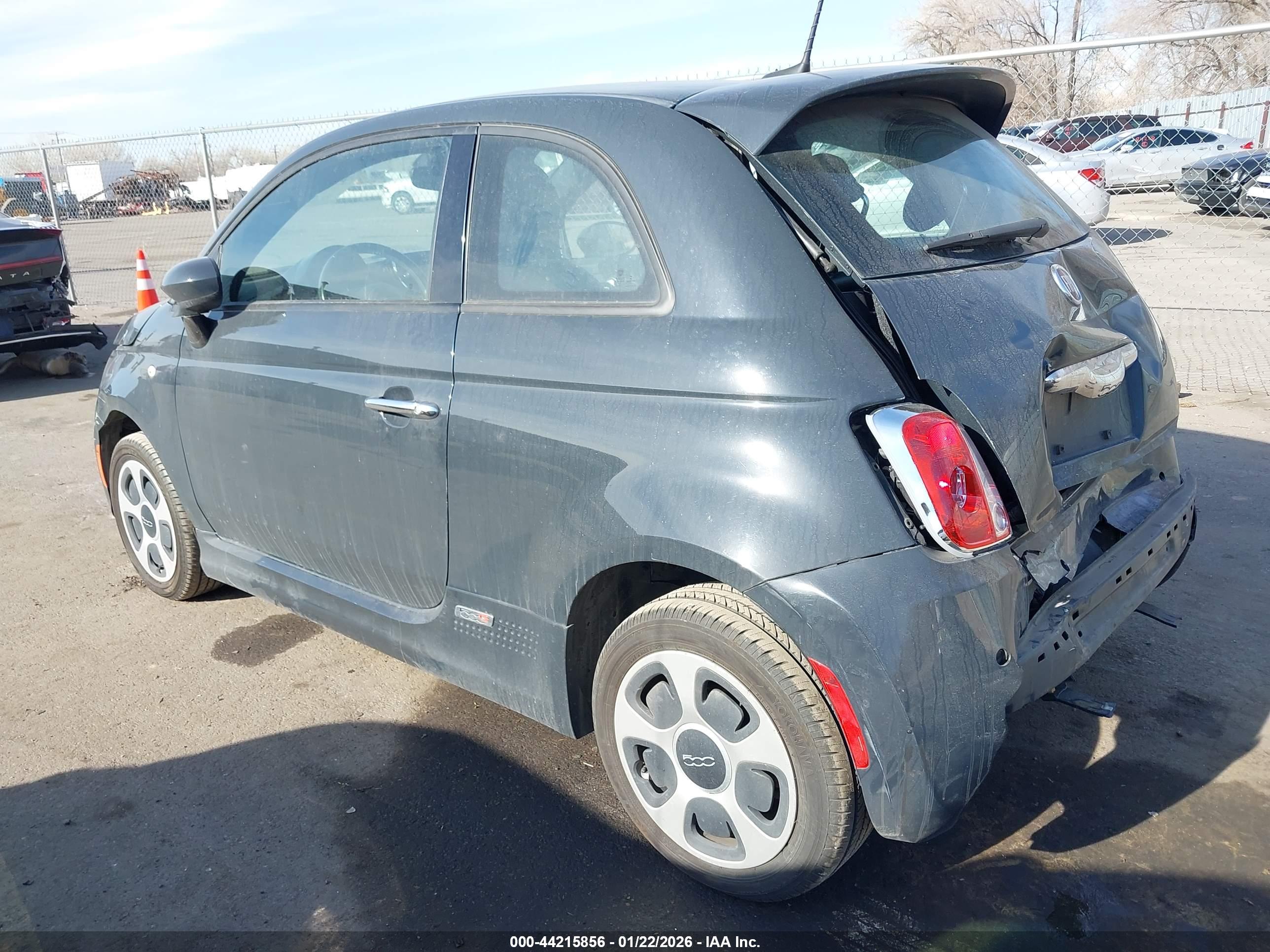 FIAT 500E image 3