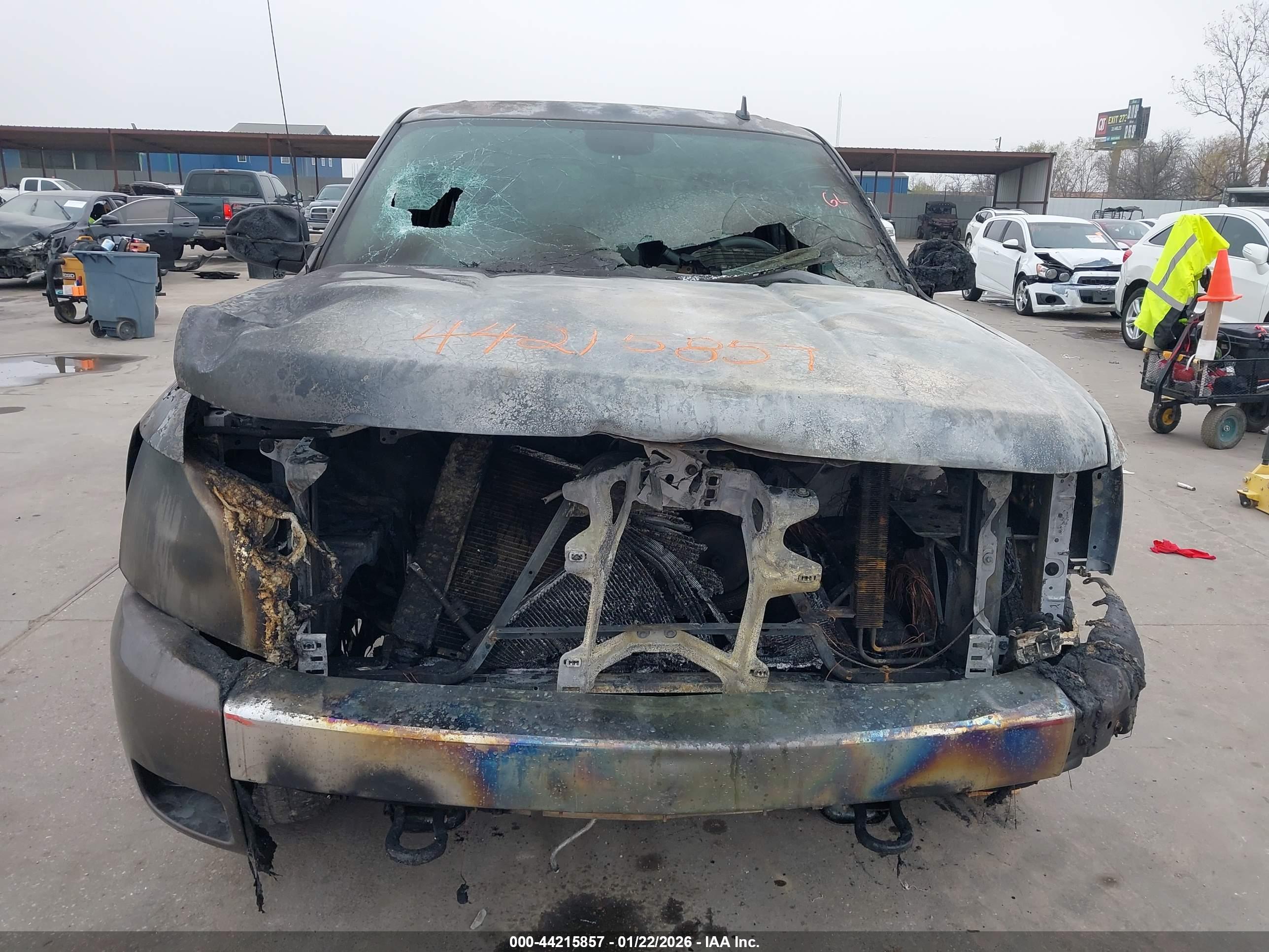 CHEVROLET SILVERADO image 6
