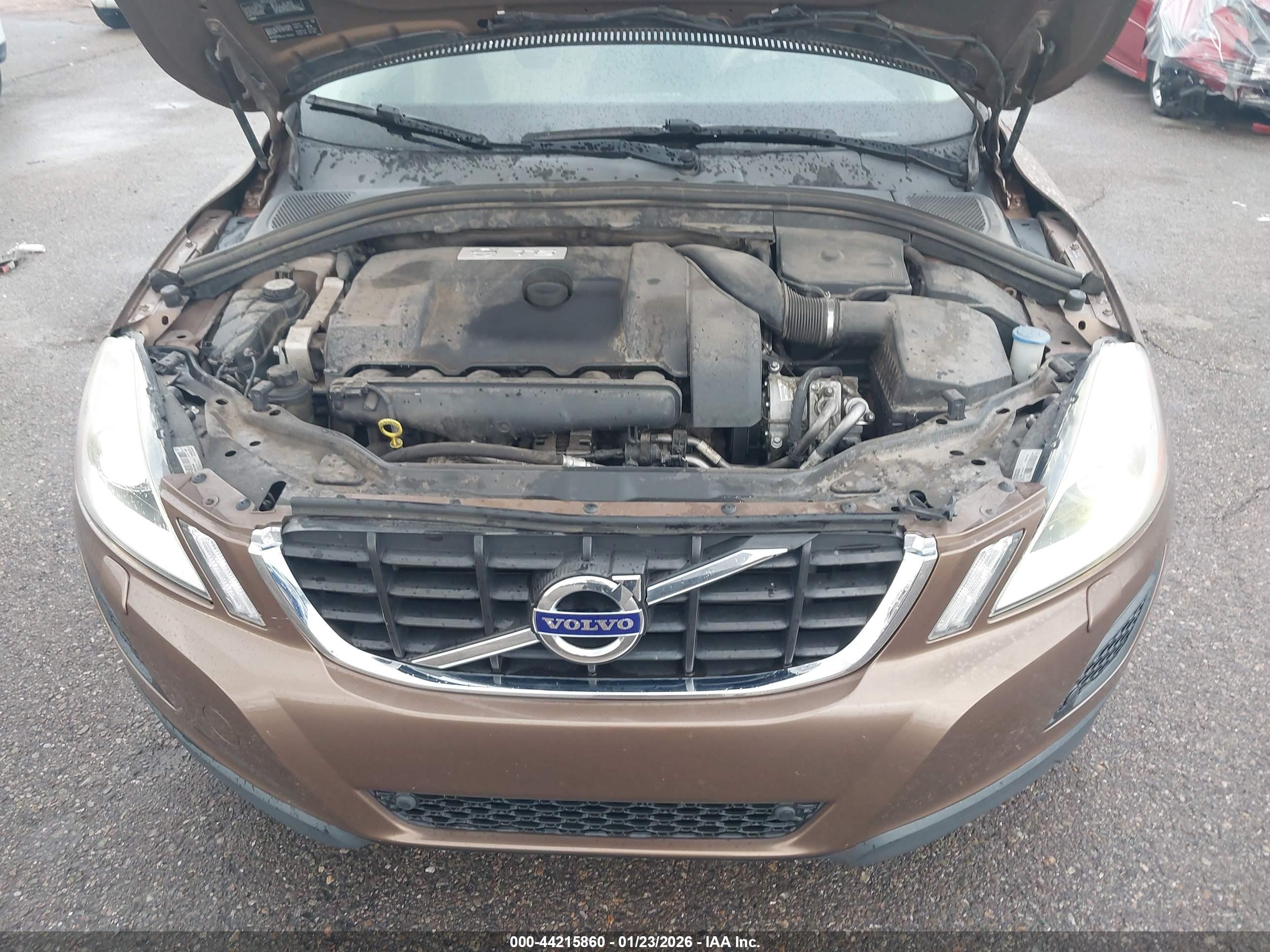 VOLVO XC60 image 10