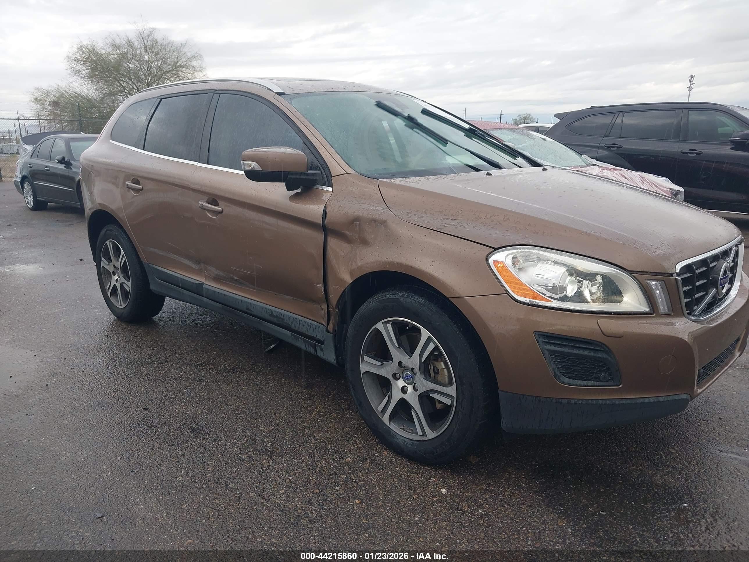VOLVO XC60 image 6