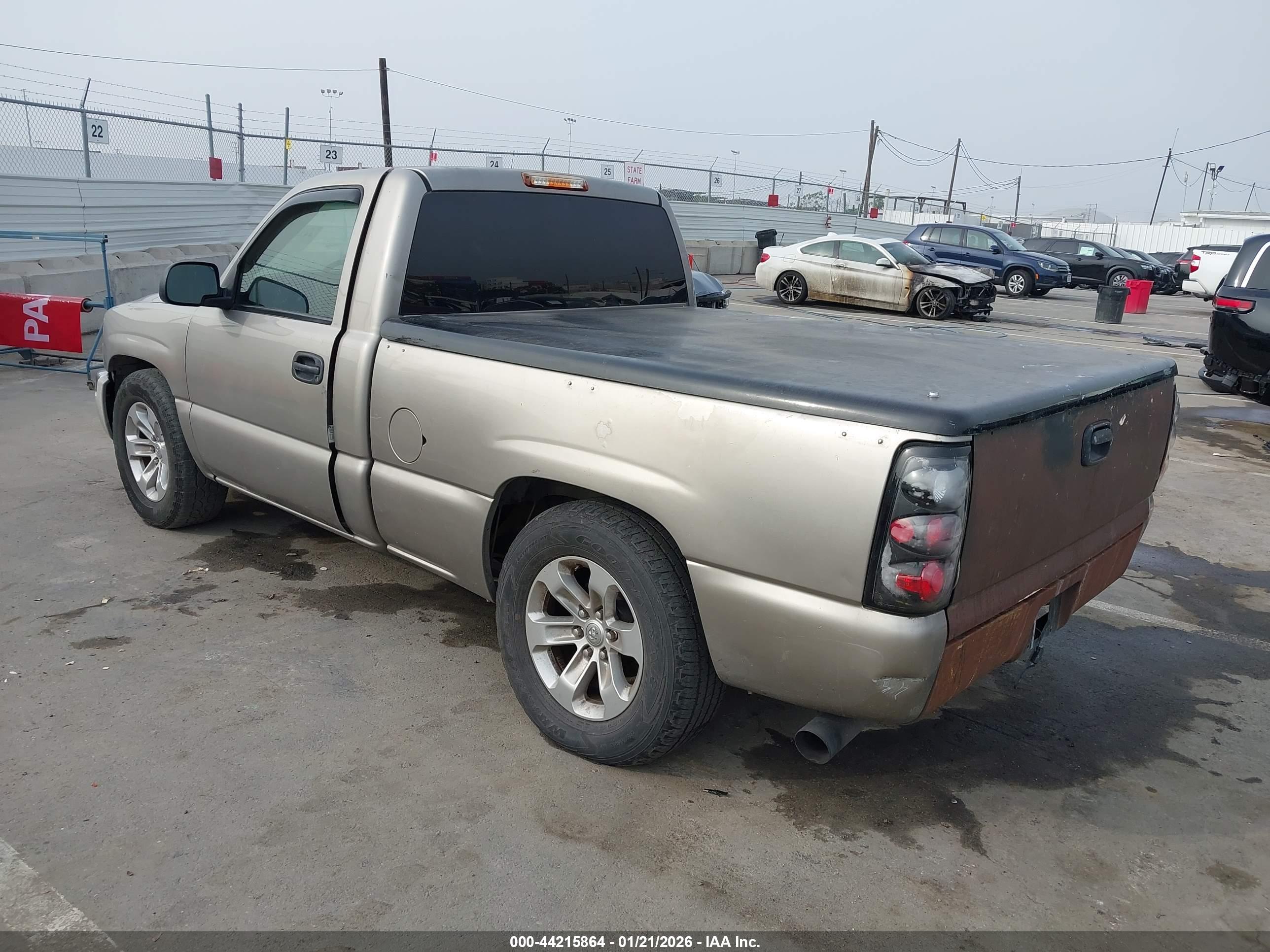 GMC SIERRA image 3
