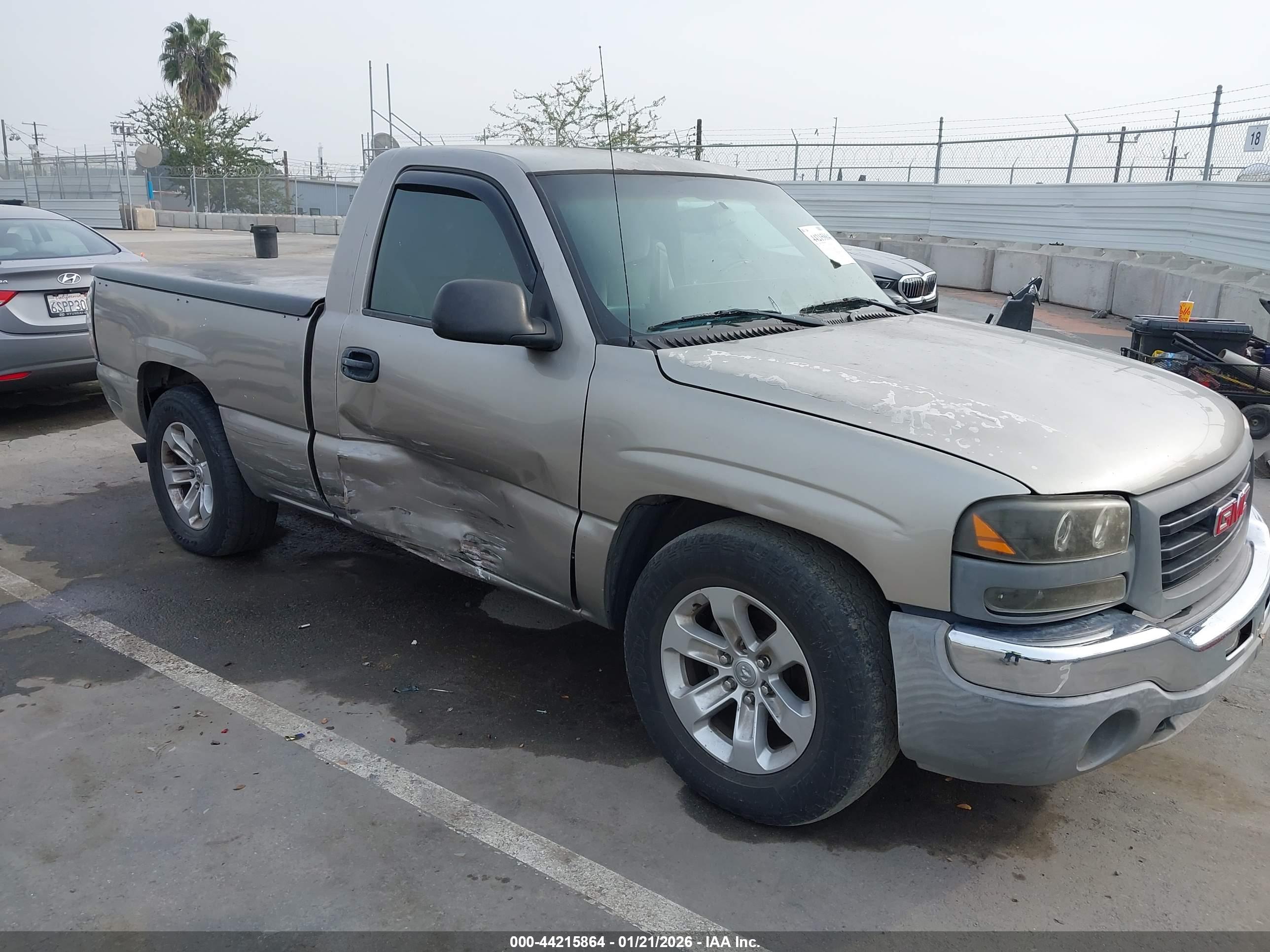 GMC SIERRA image 6