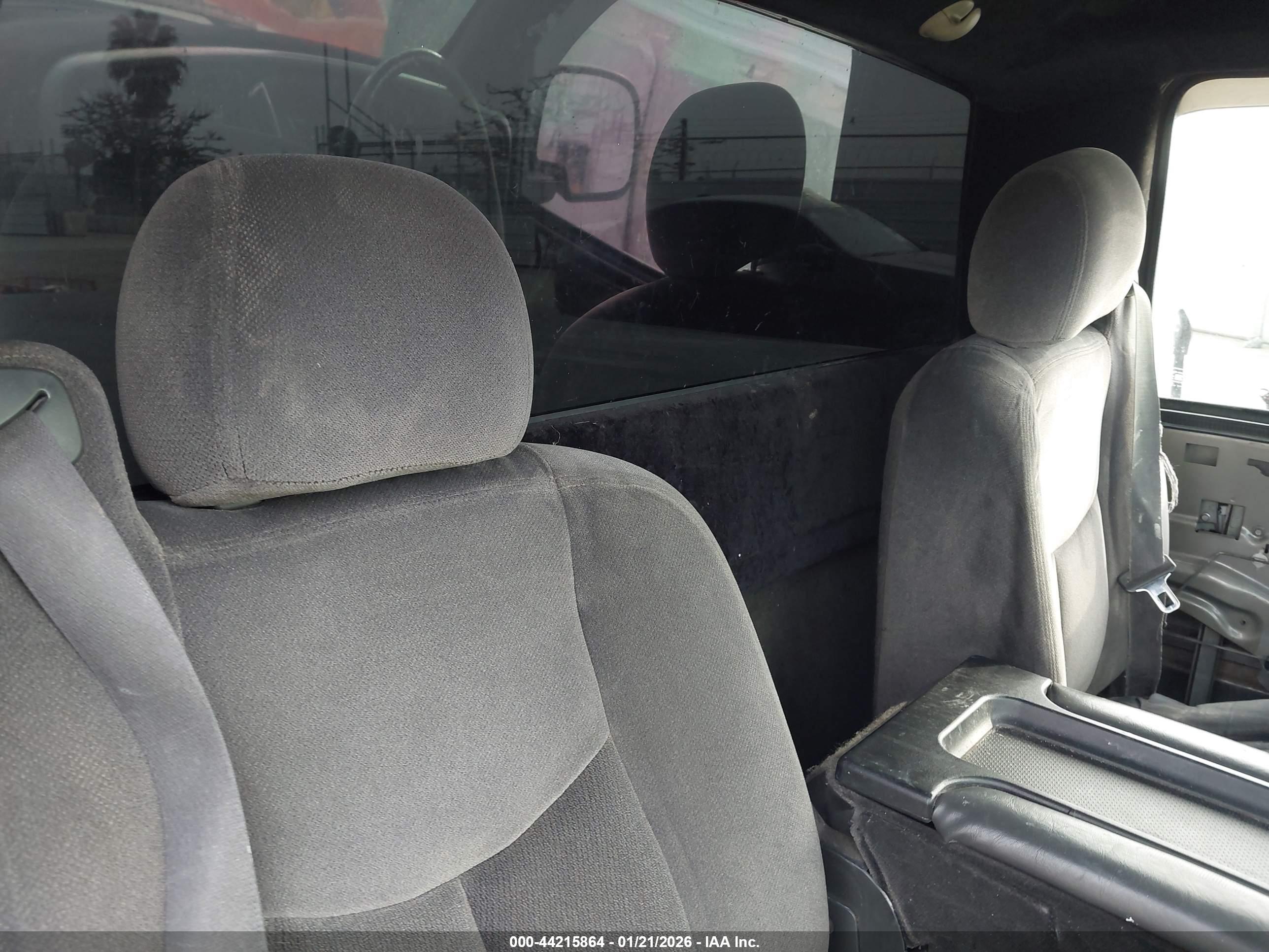 GMC SIERRA image 8