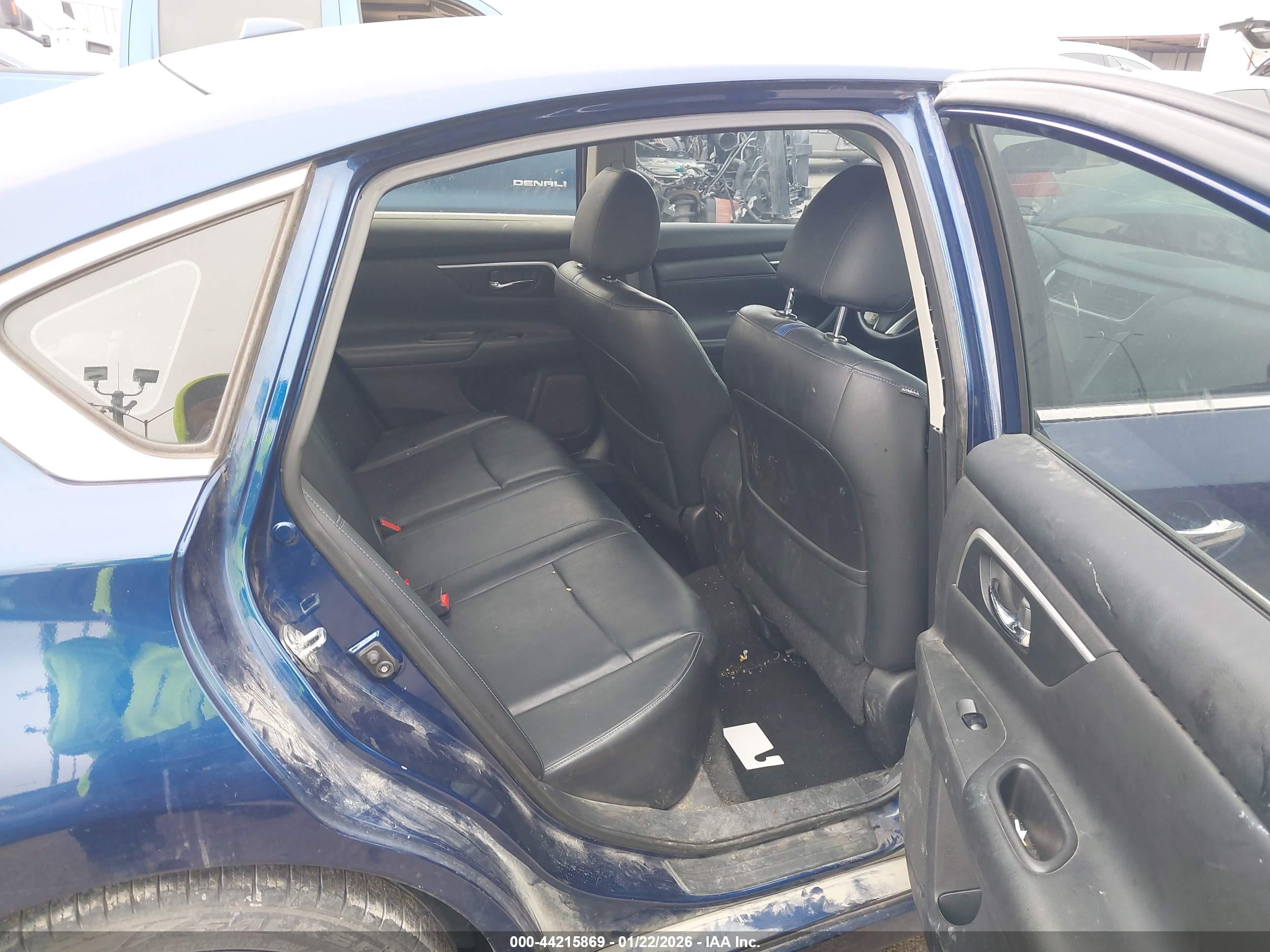 NISSAN ALTIMA image 8