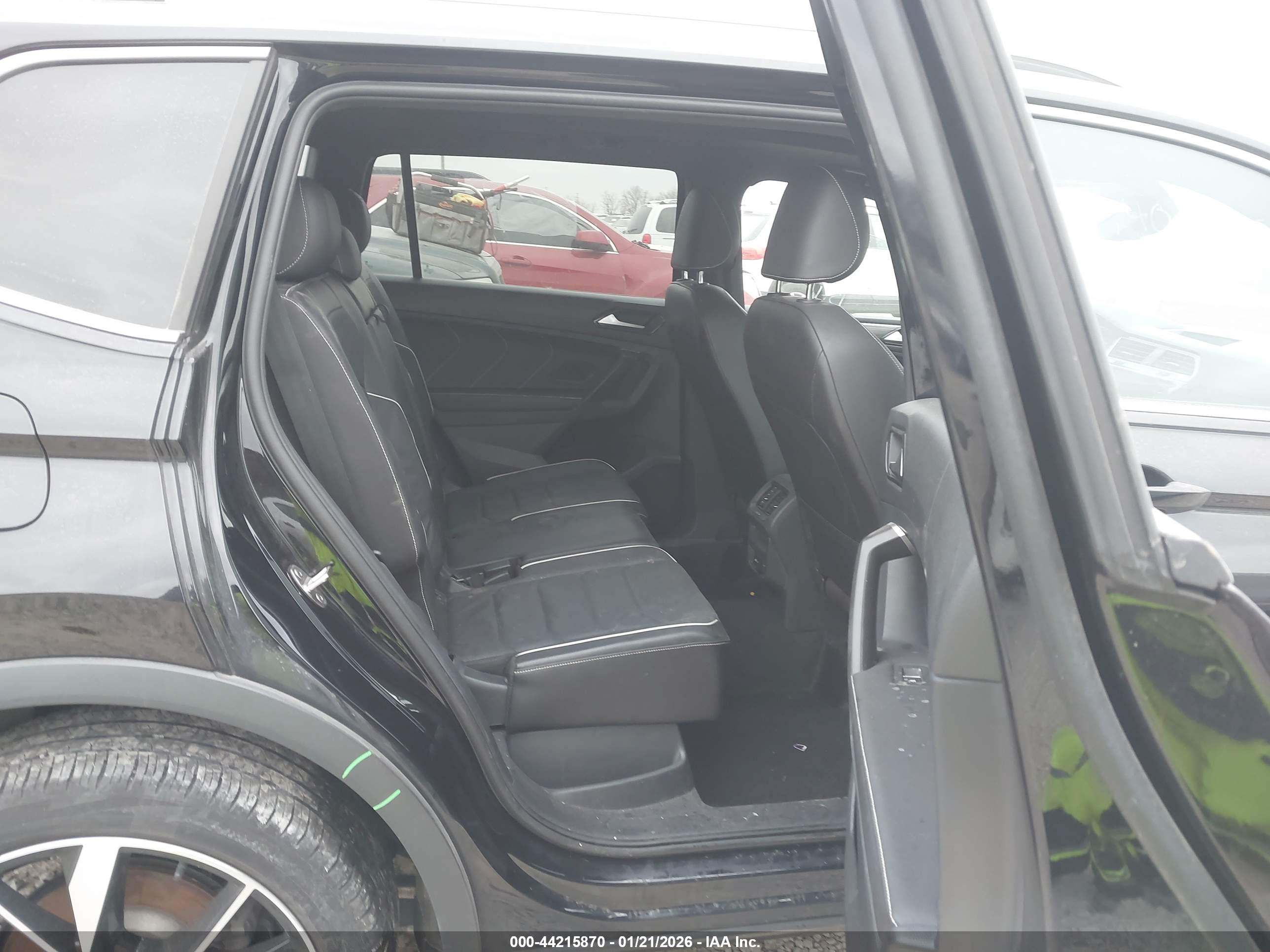 VOLKSWAGEN TIGUAN image 8
