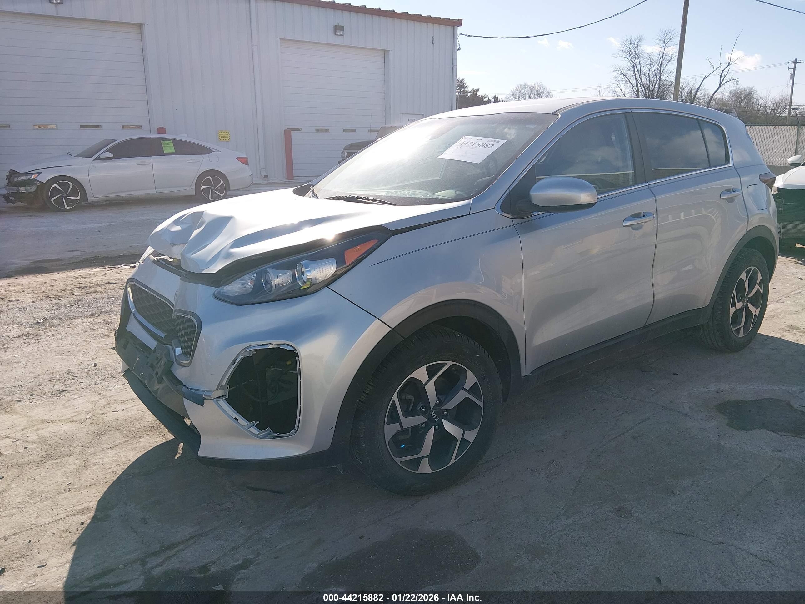 KIA SPORTAGE image 2