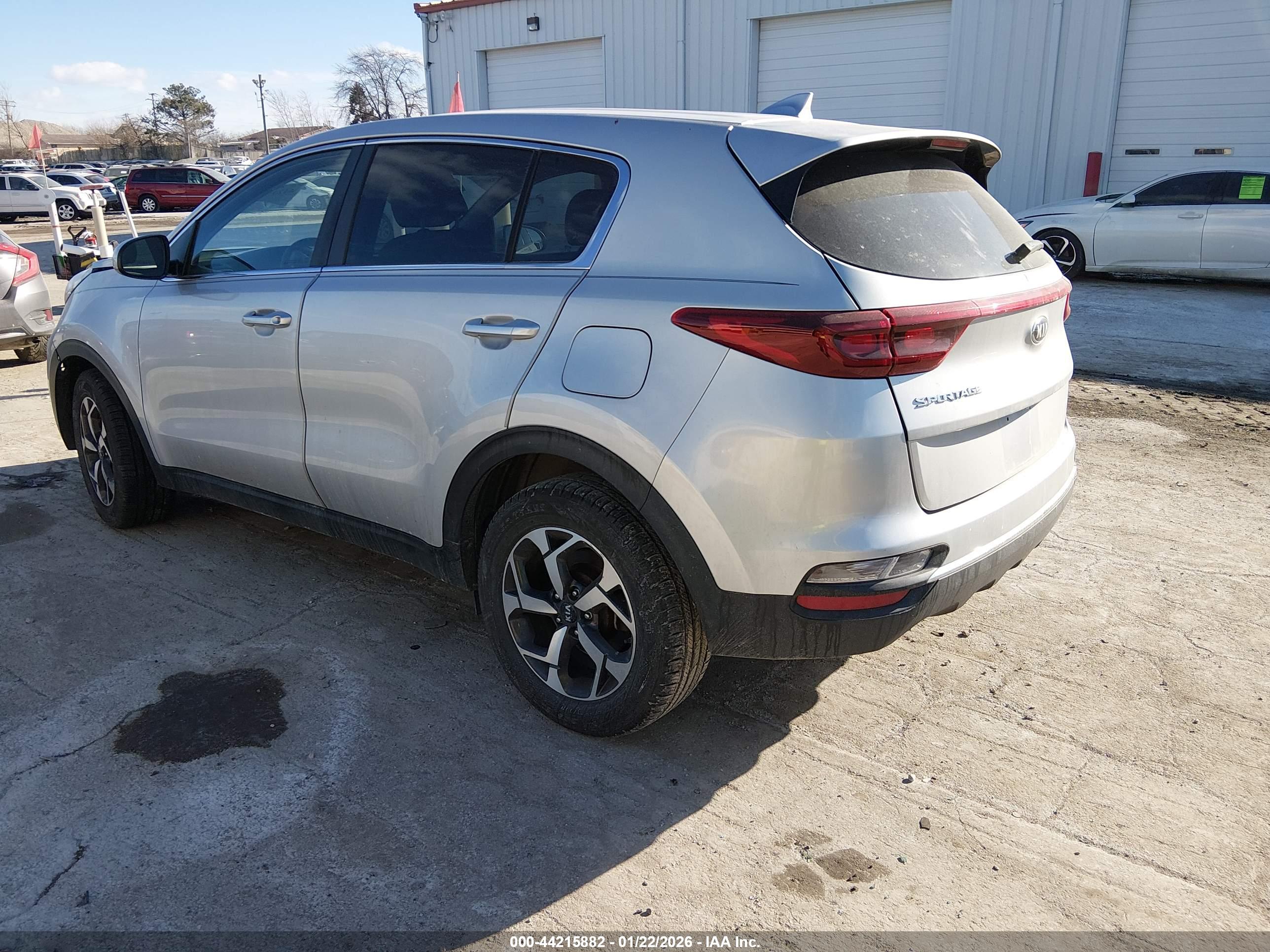 KIA SPORTAGE image 3