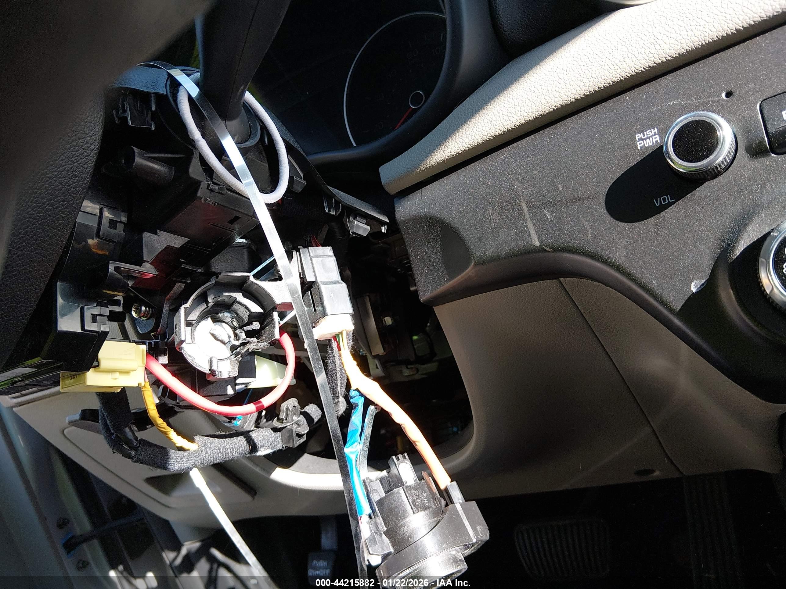 KIA SPORTAGE image 6