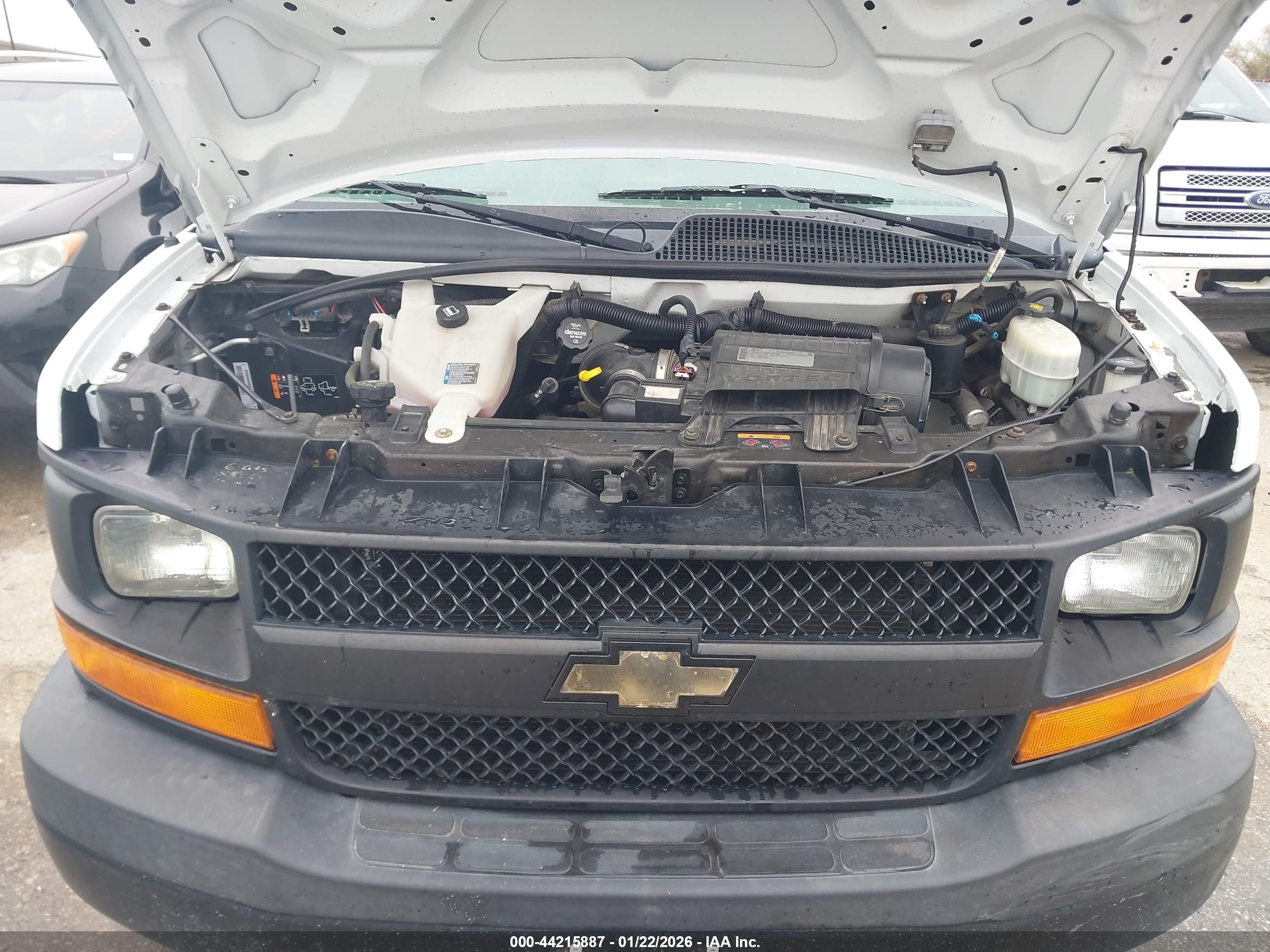 CHEVROLET EXPRESS image 10