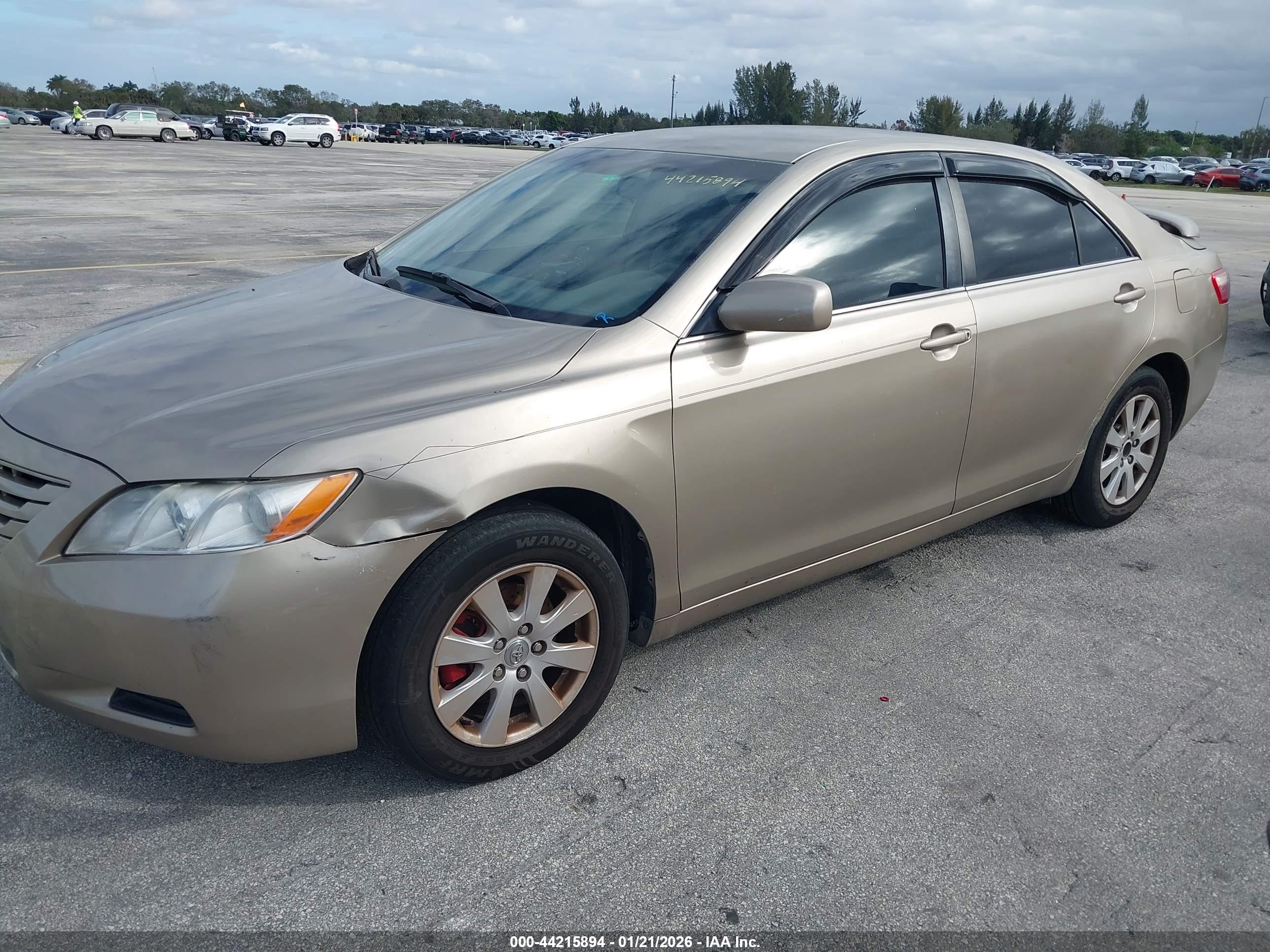 TOYOTA CAMRY image 2
