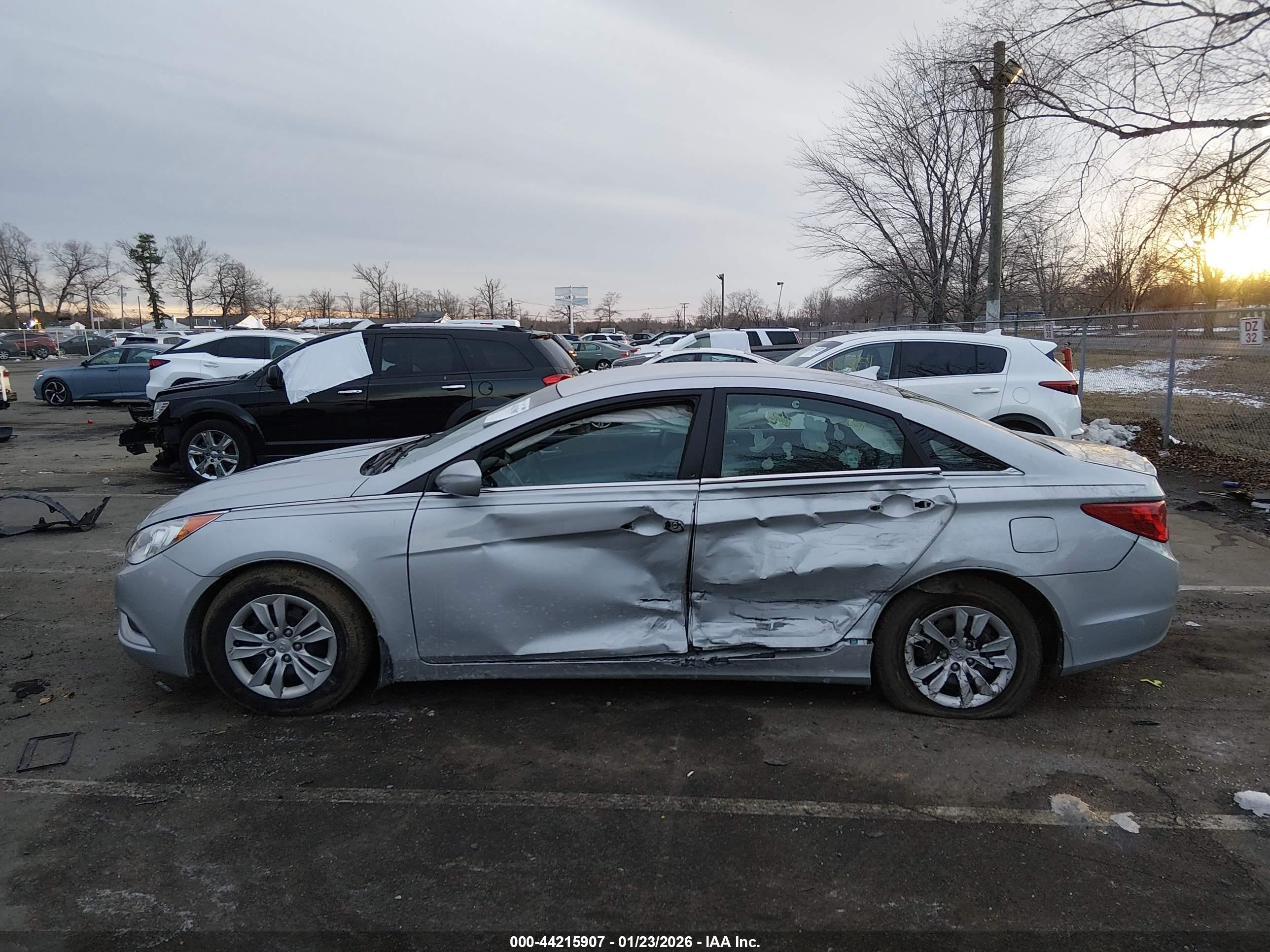 HYUNDAI SONATA image 6